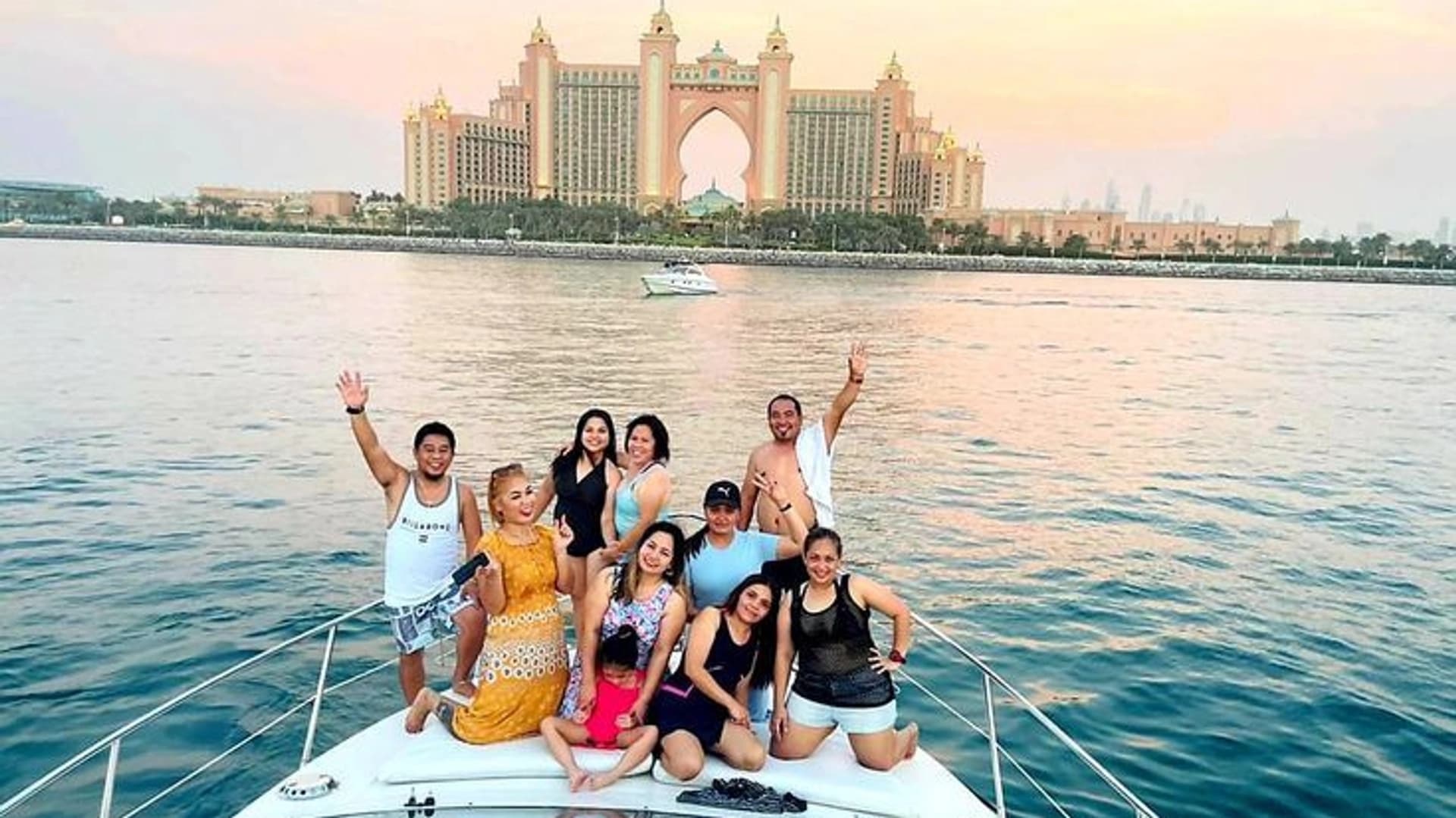 Day tour on a luxury motor yacht in Dubai - photo 2