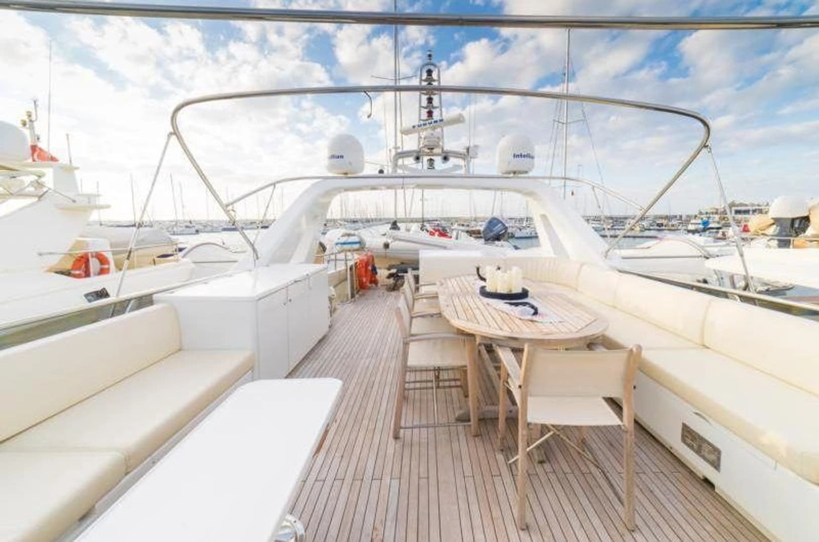 YACHT IN ISTANBUL - photo 9