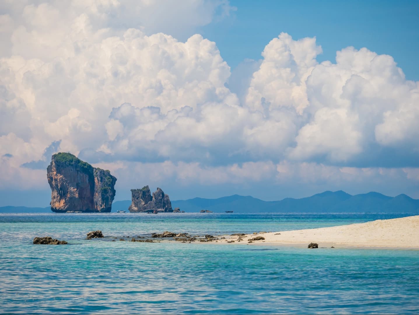 The Great Red Island: Catamaran Voyage off Madagascar - photo 5