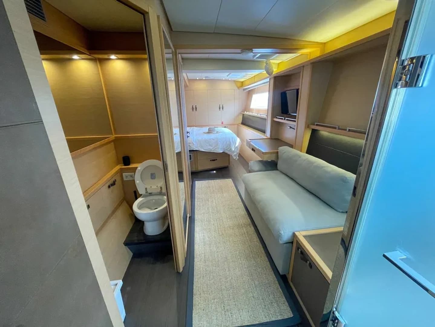 Lagoon 620 - photo 15