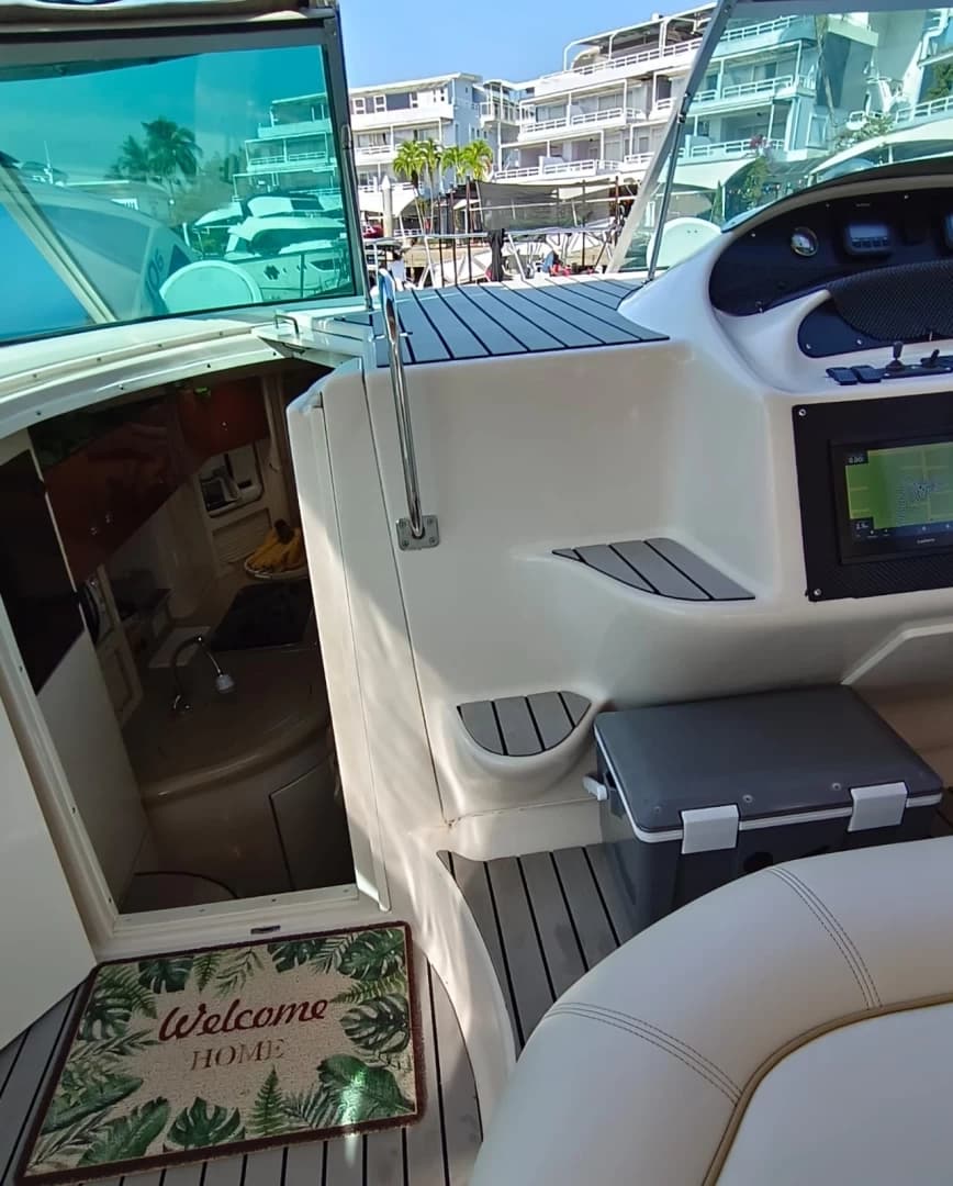 MONTEREY 322 CRUISER - photo 8