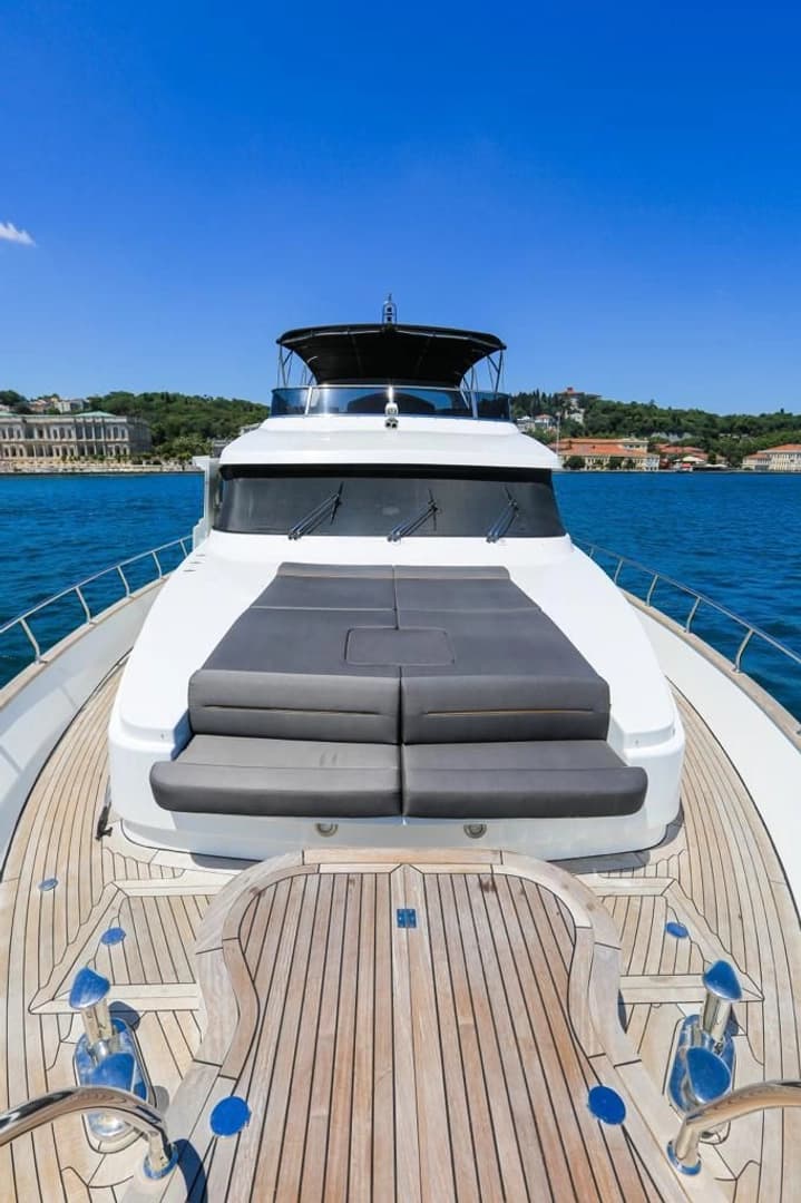 YACHT IN ISTANBUL - photo 10