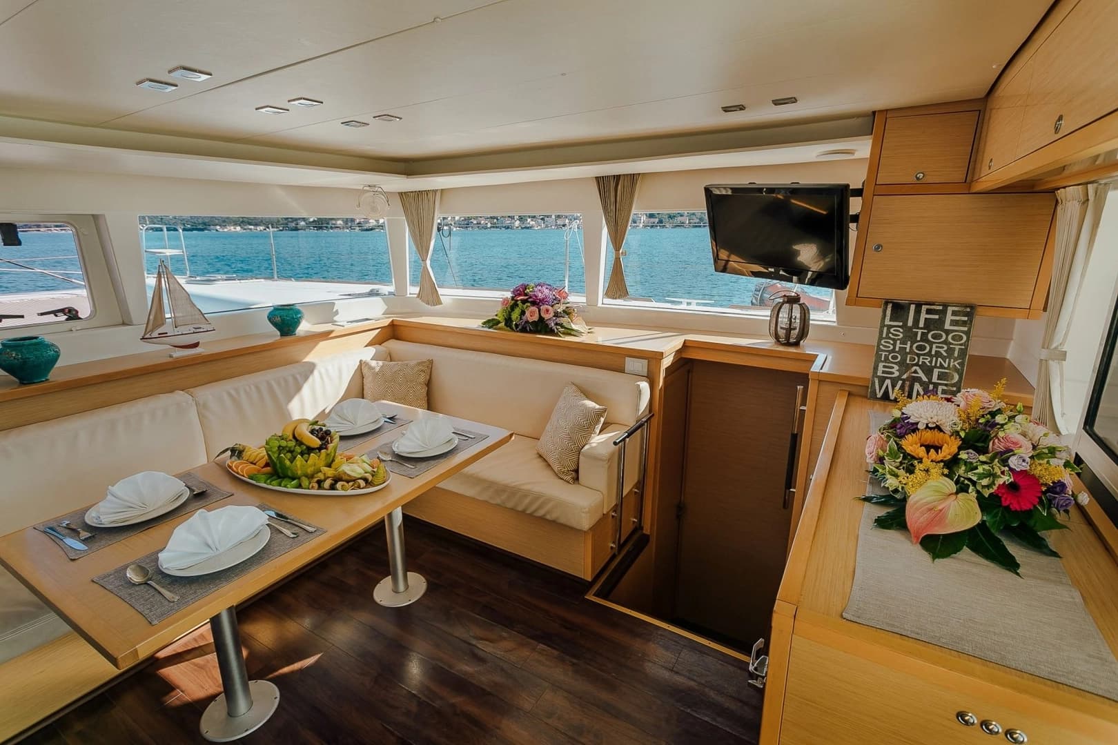 Lagoon Catamaran - photo 5