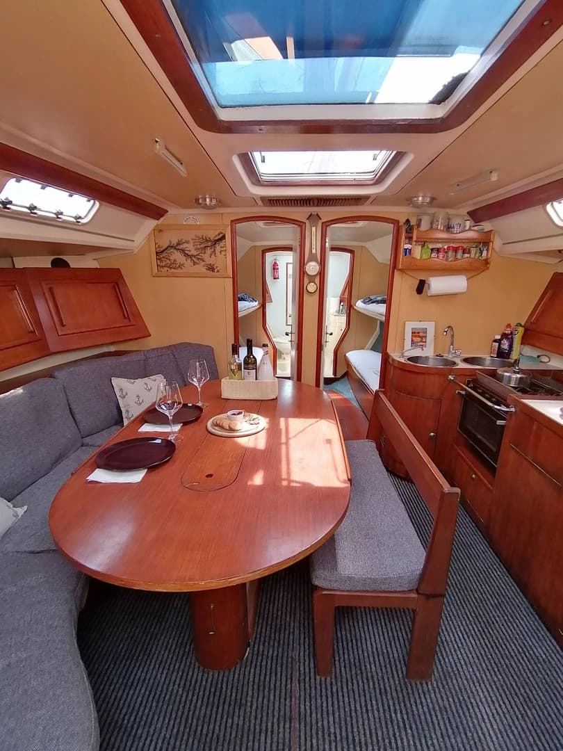 Day Yacht Tours in Book - photo 10