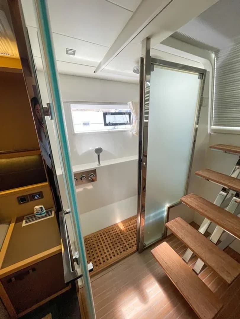 Lagoon 620 - photo 16