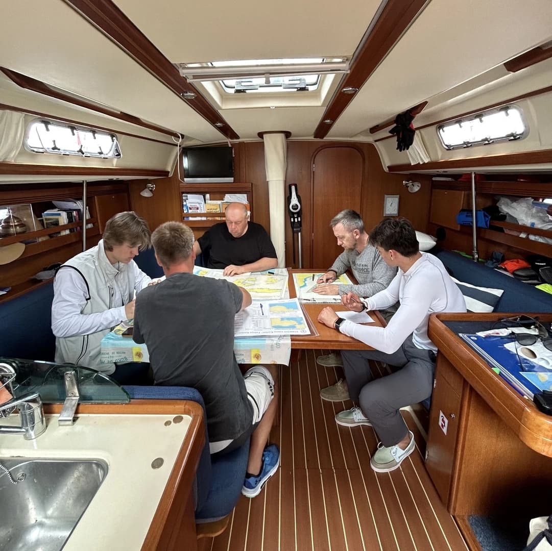 14 days: IYT Bareboat Skipper + VHF Operator - photo 8