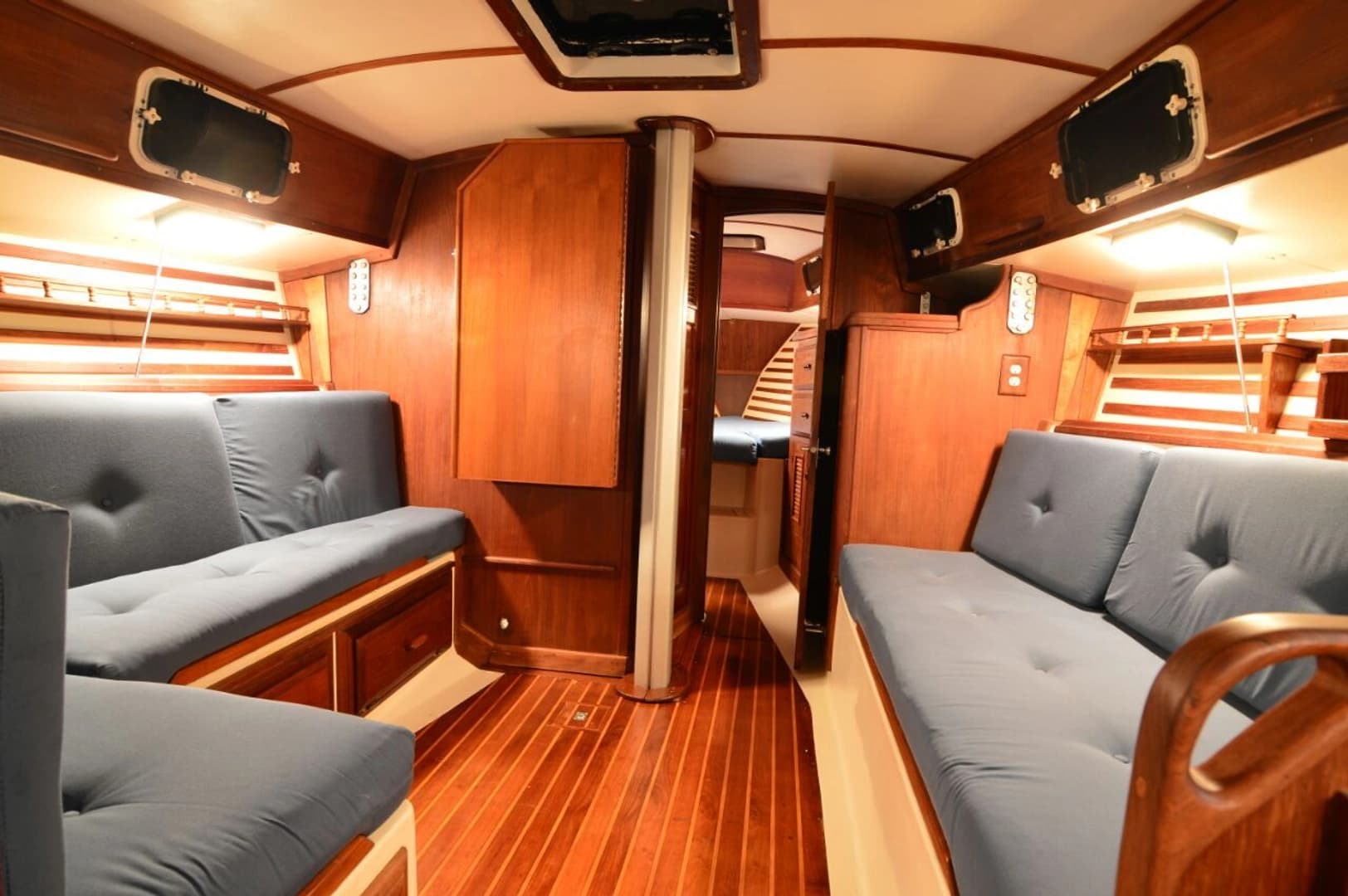 Astra Endeavour 33 - photo 4