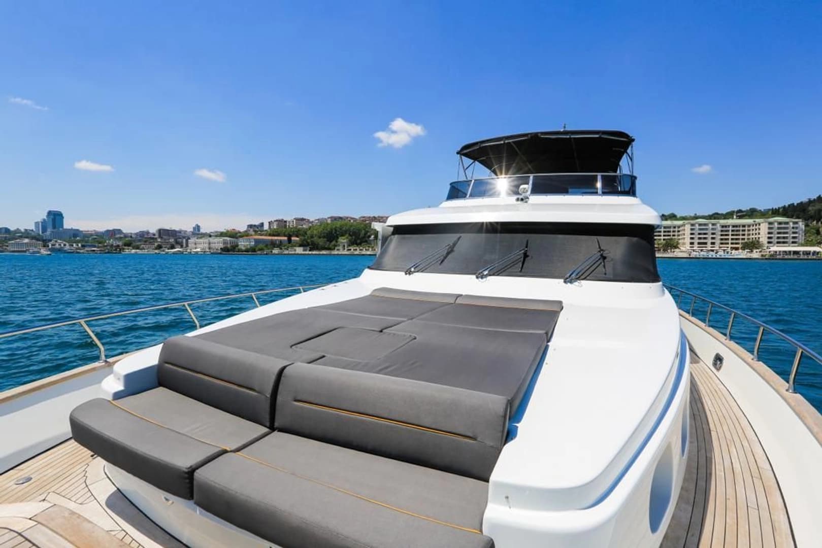 YACHT IN ISTANBUL - photo 7