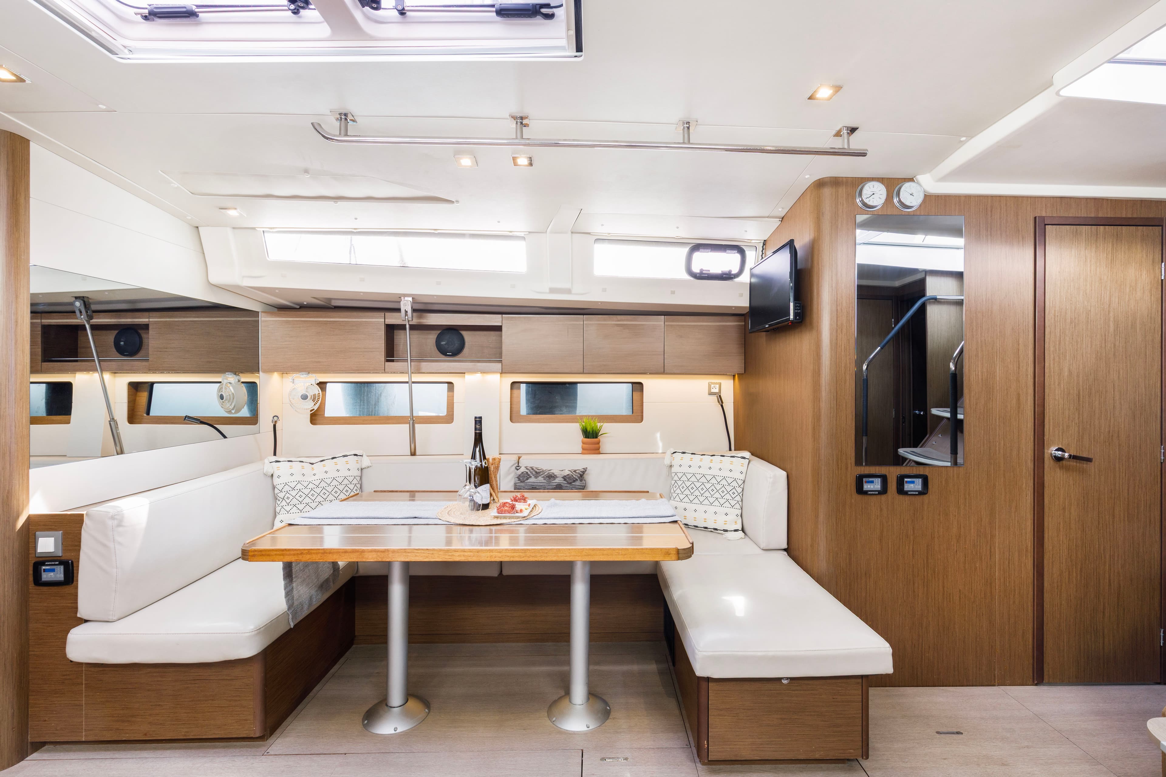 Oceanis 51.1 - photo 5