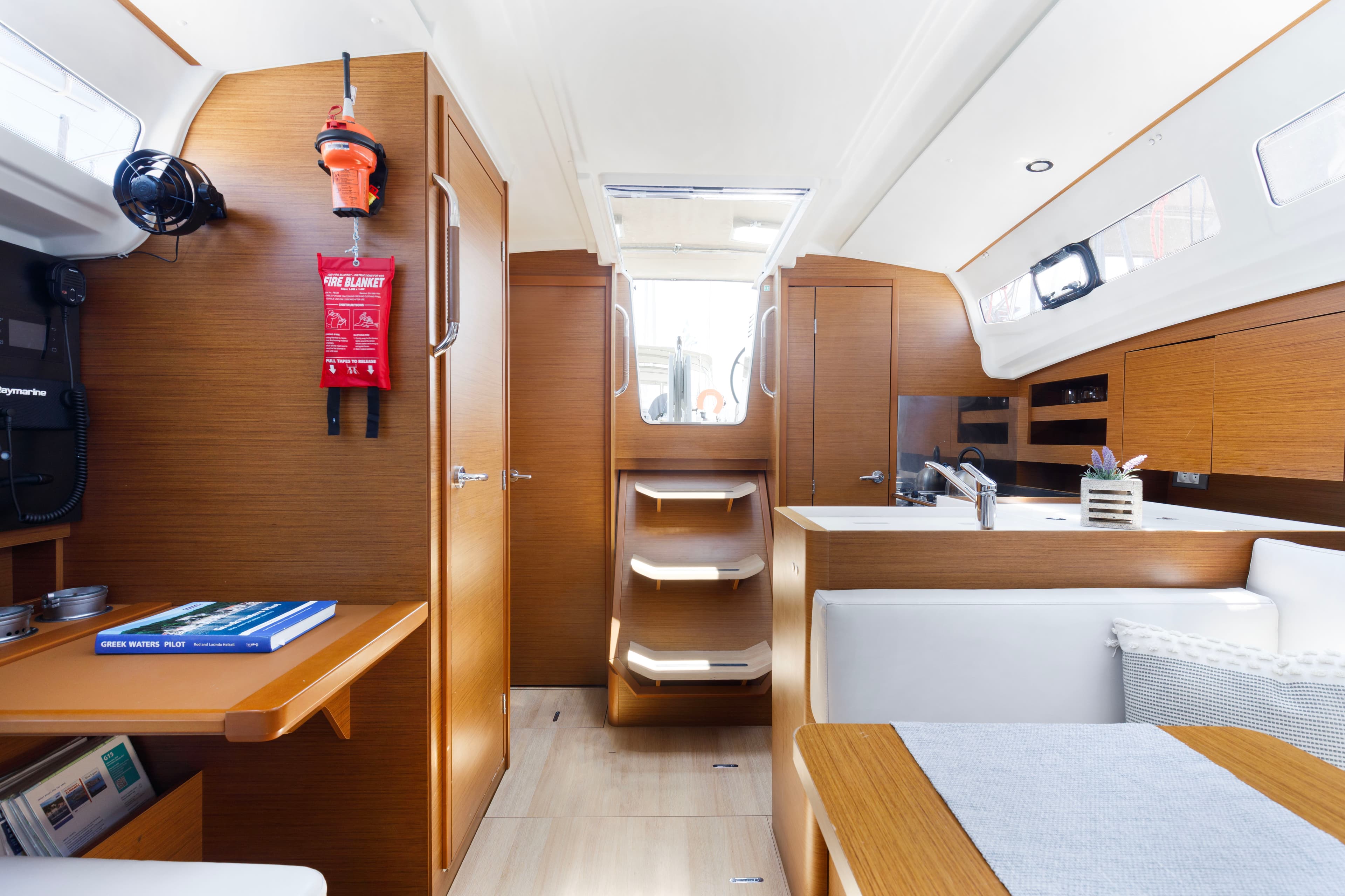 Sun Odyssey 380 - photo 12