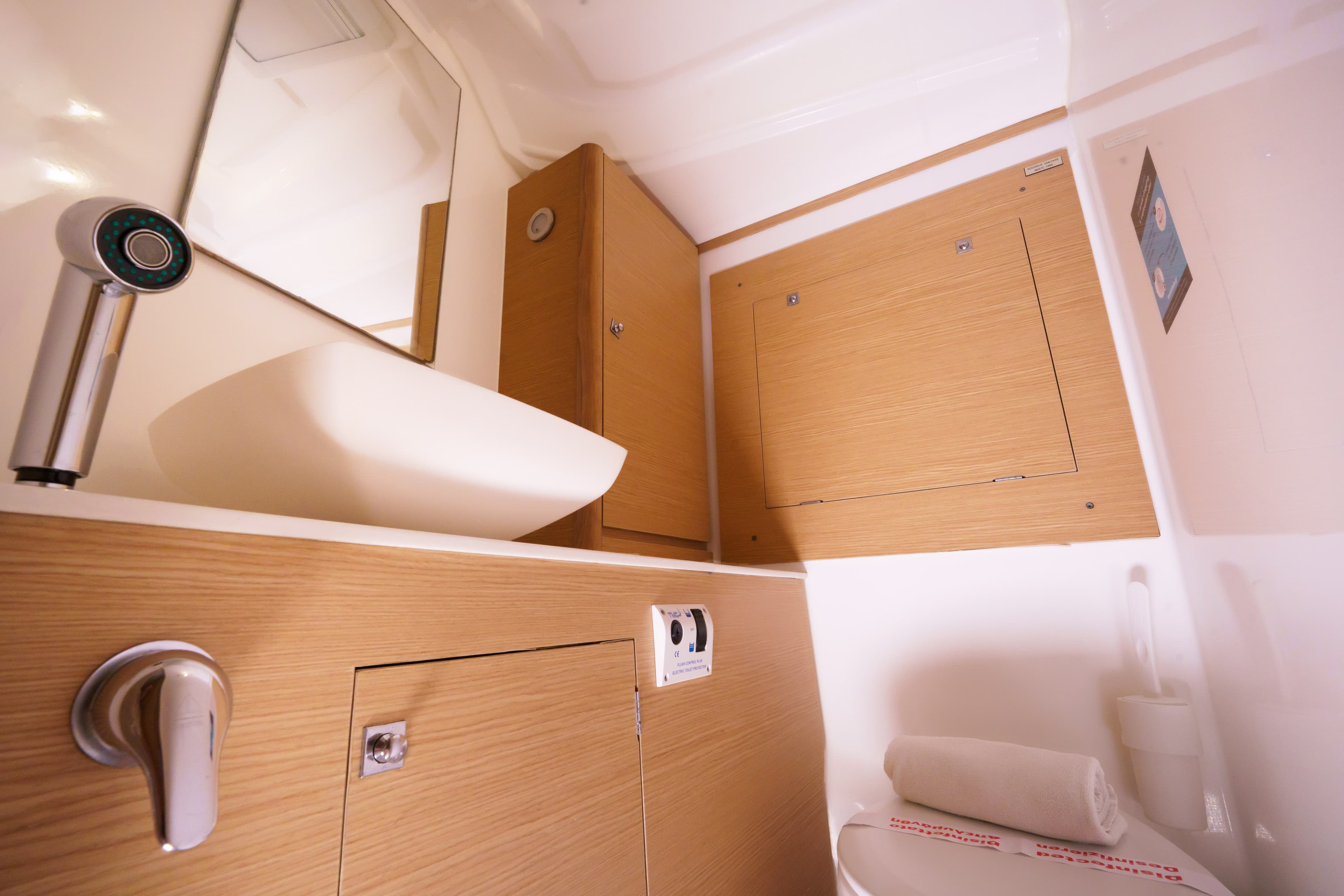 Dufour 390 - photo 16