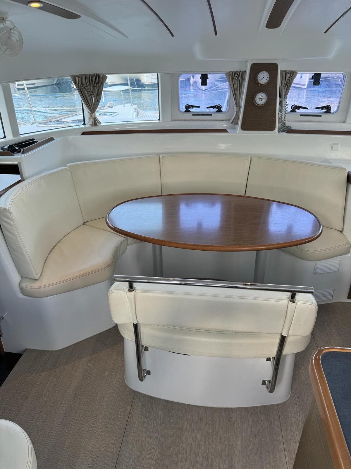 Lagoon 380 - photo 10