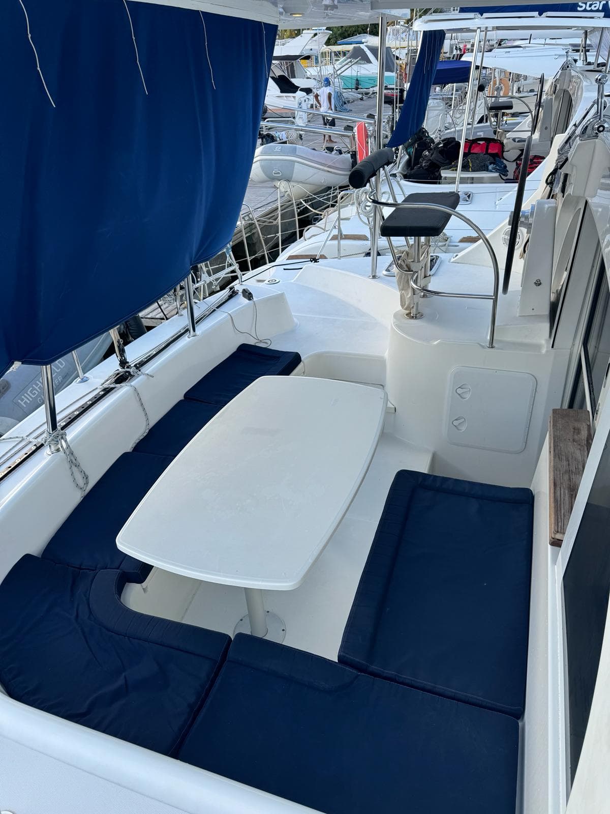 Lagoon 380 - photo 5