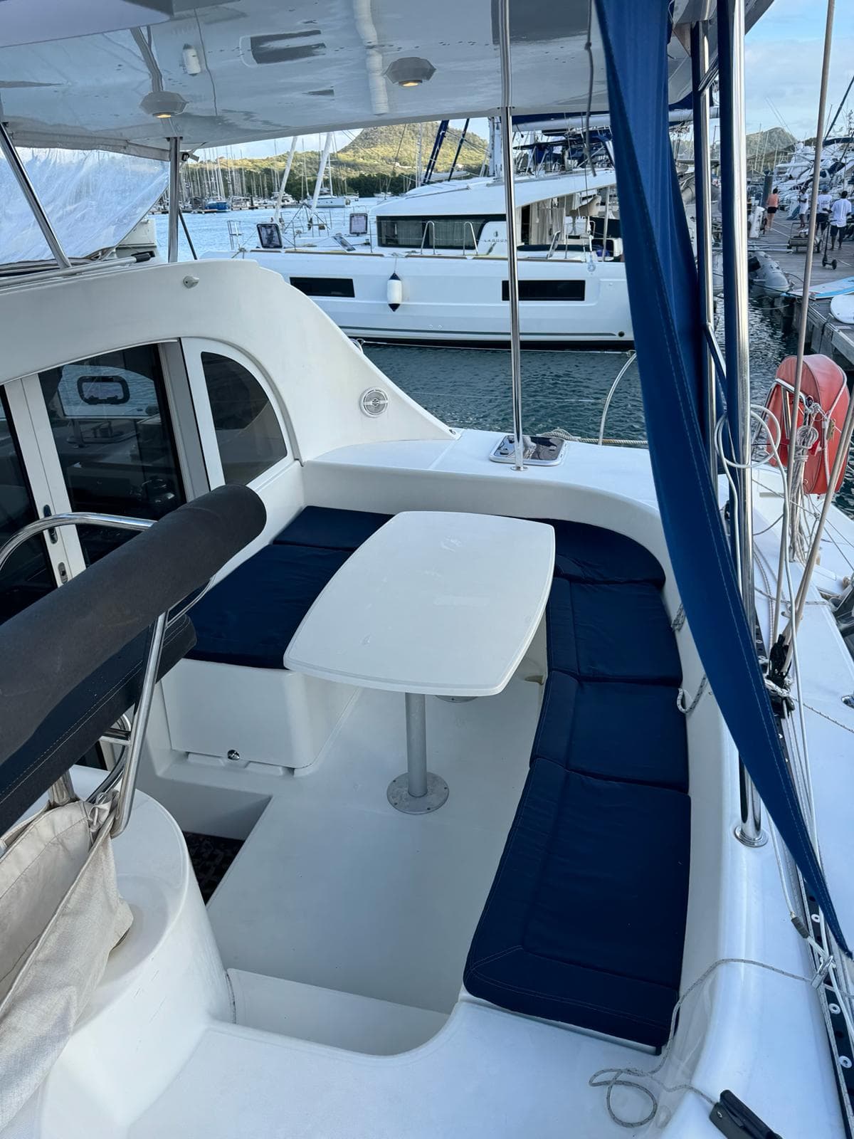 Lagoon 380 - photo 10