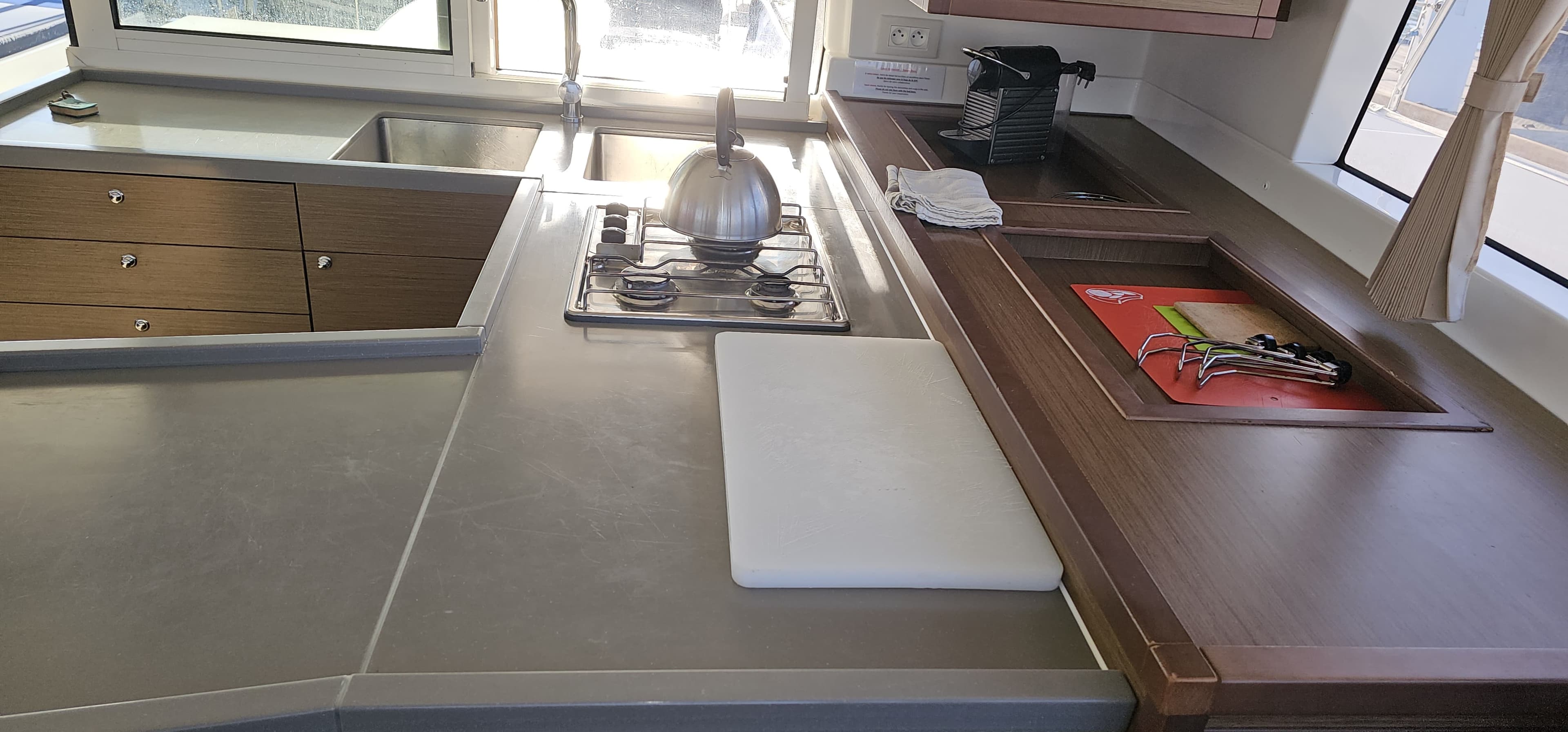 Lagoon 450 - photo 10