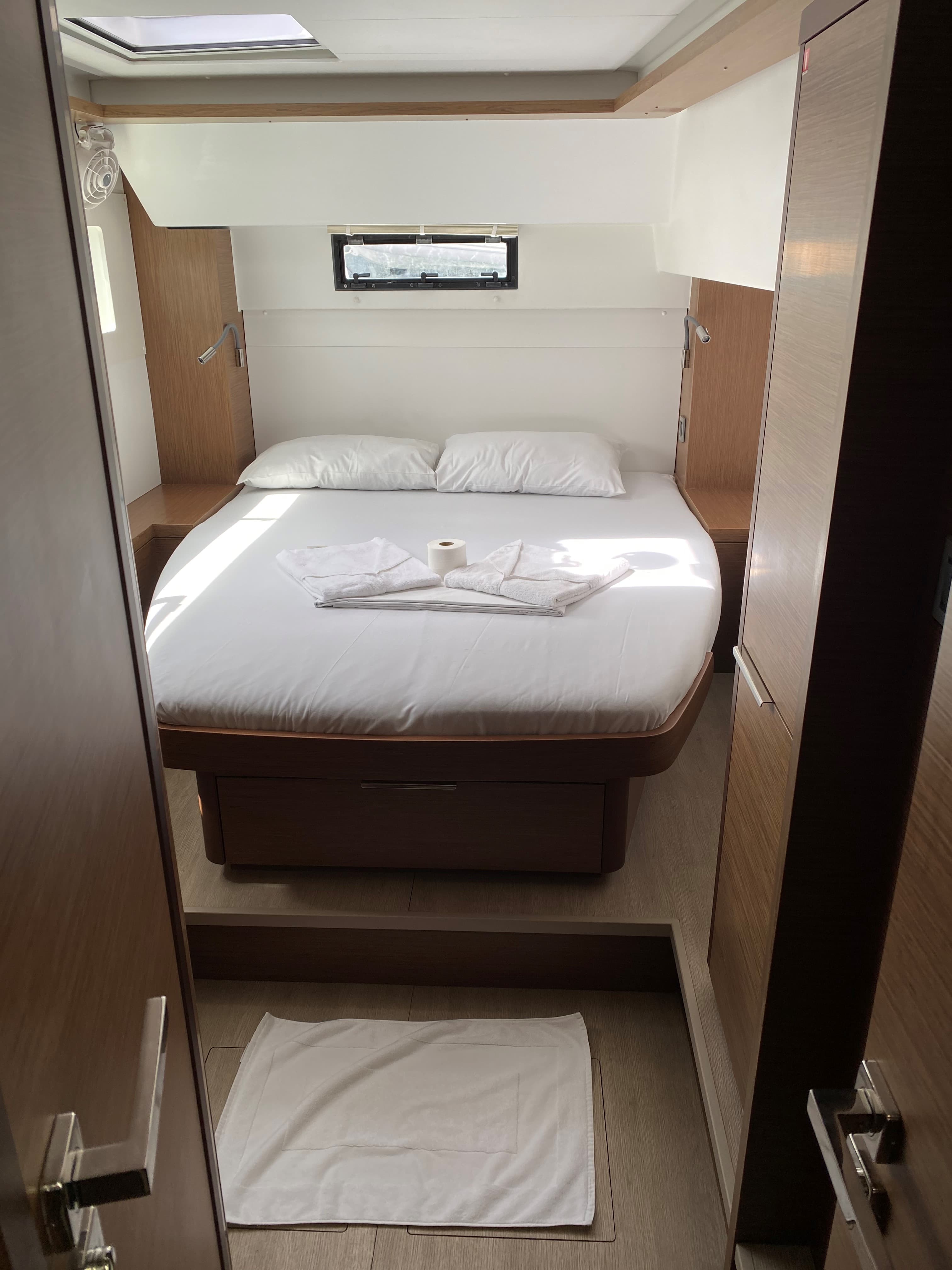 Lagoon 46  - photo 9