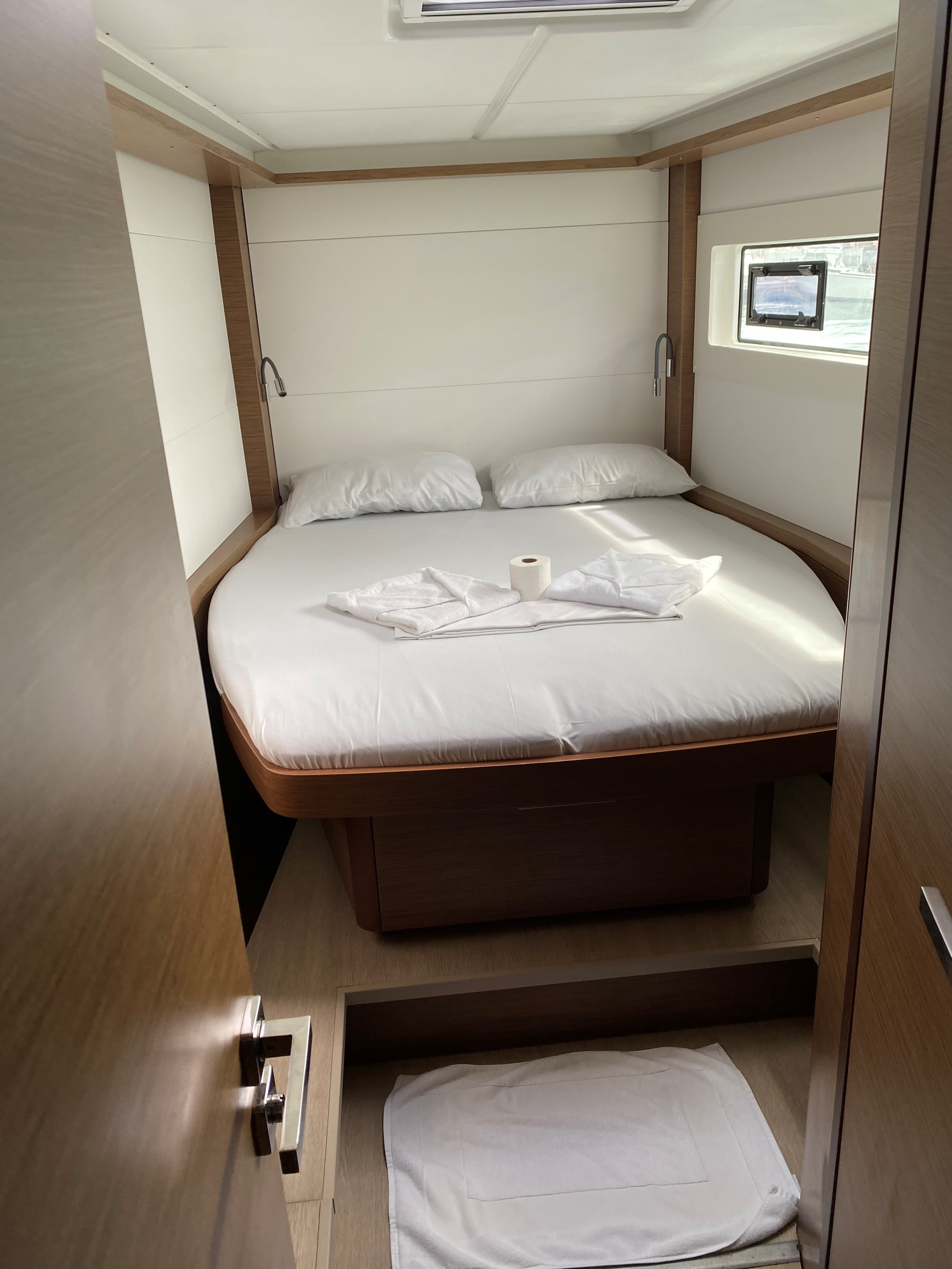 Lagoon 46  - photo 10