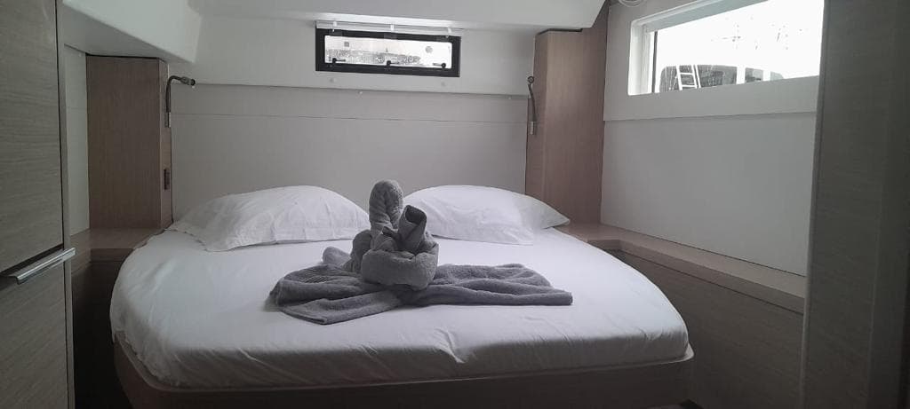 Lagoon 46  - photo 8