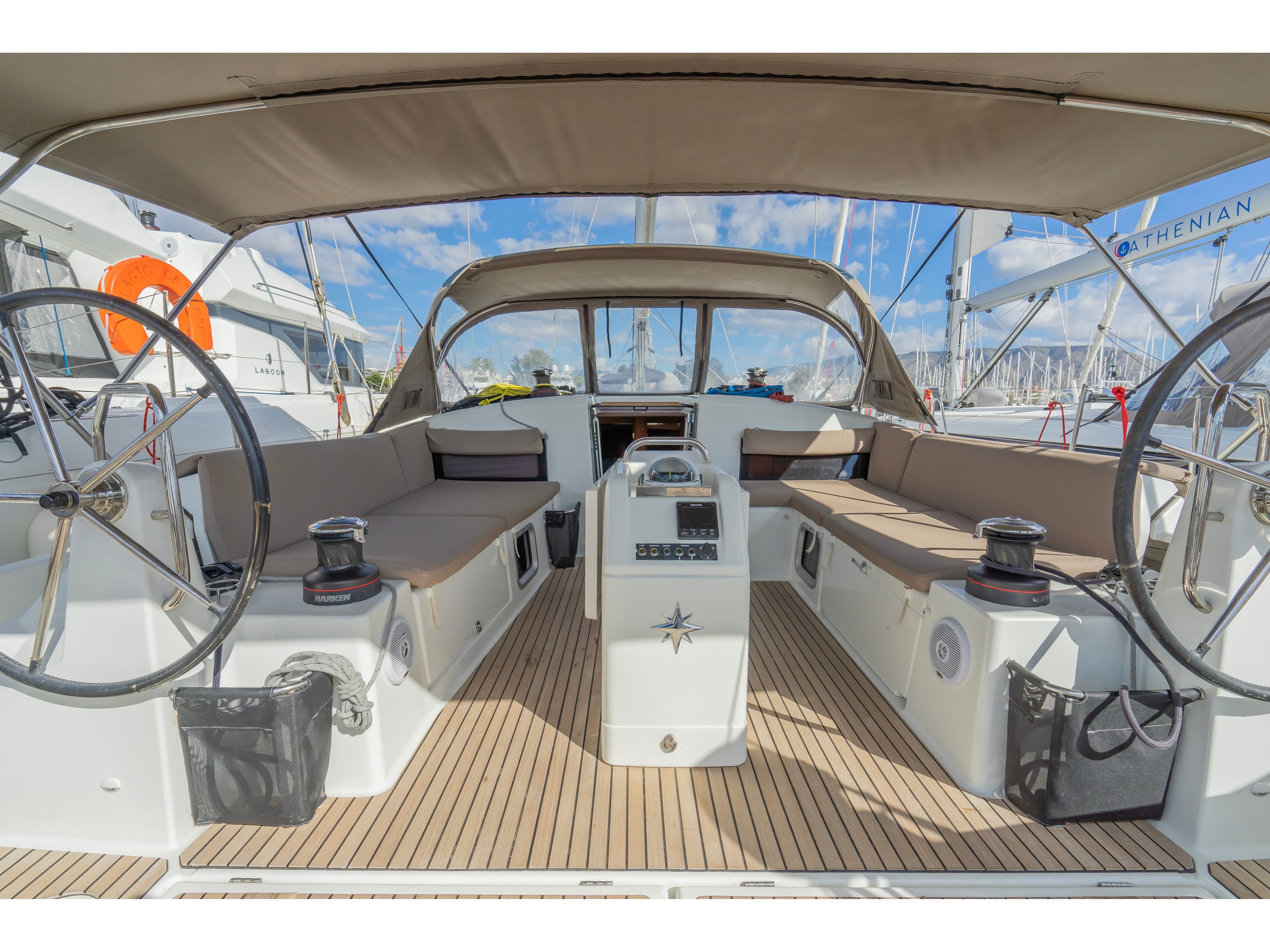 Sun Odyssey 490 - photo