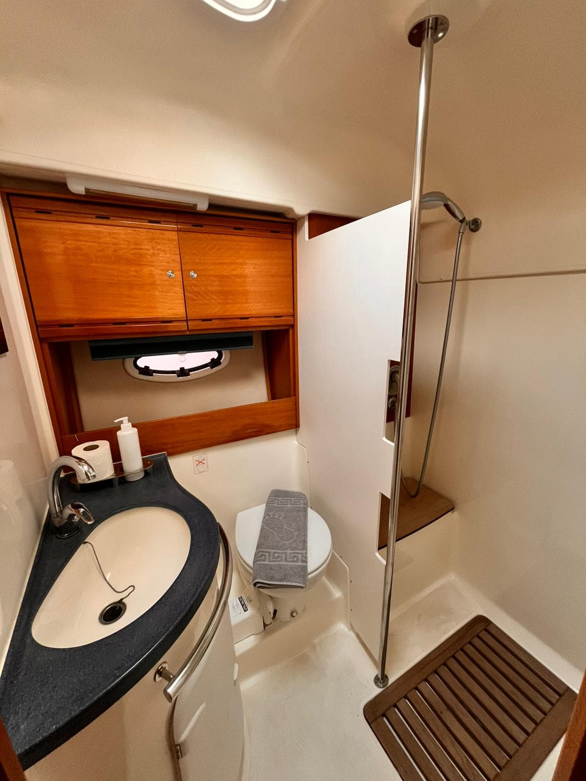 Bavaria 37 - photo 12