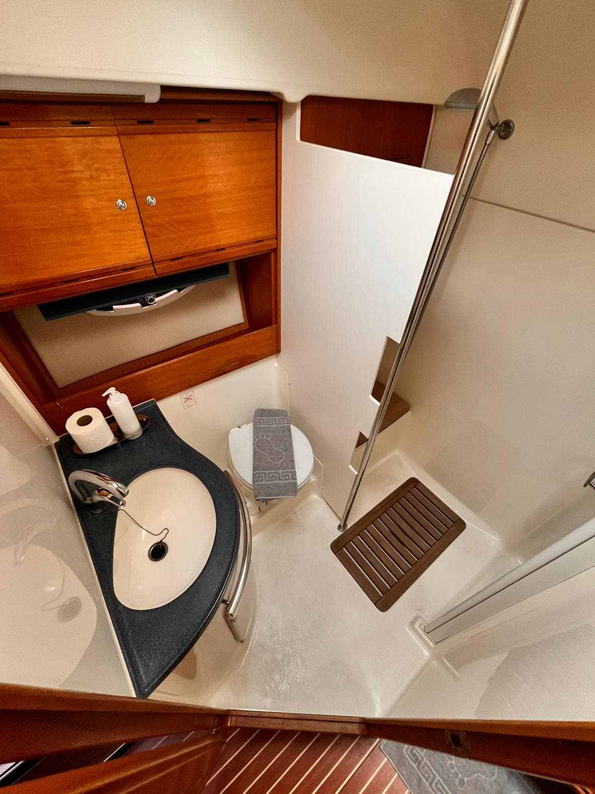 Bavaria 37 - photo 7