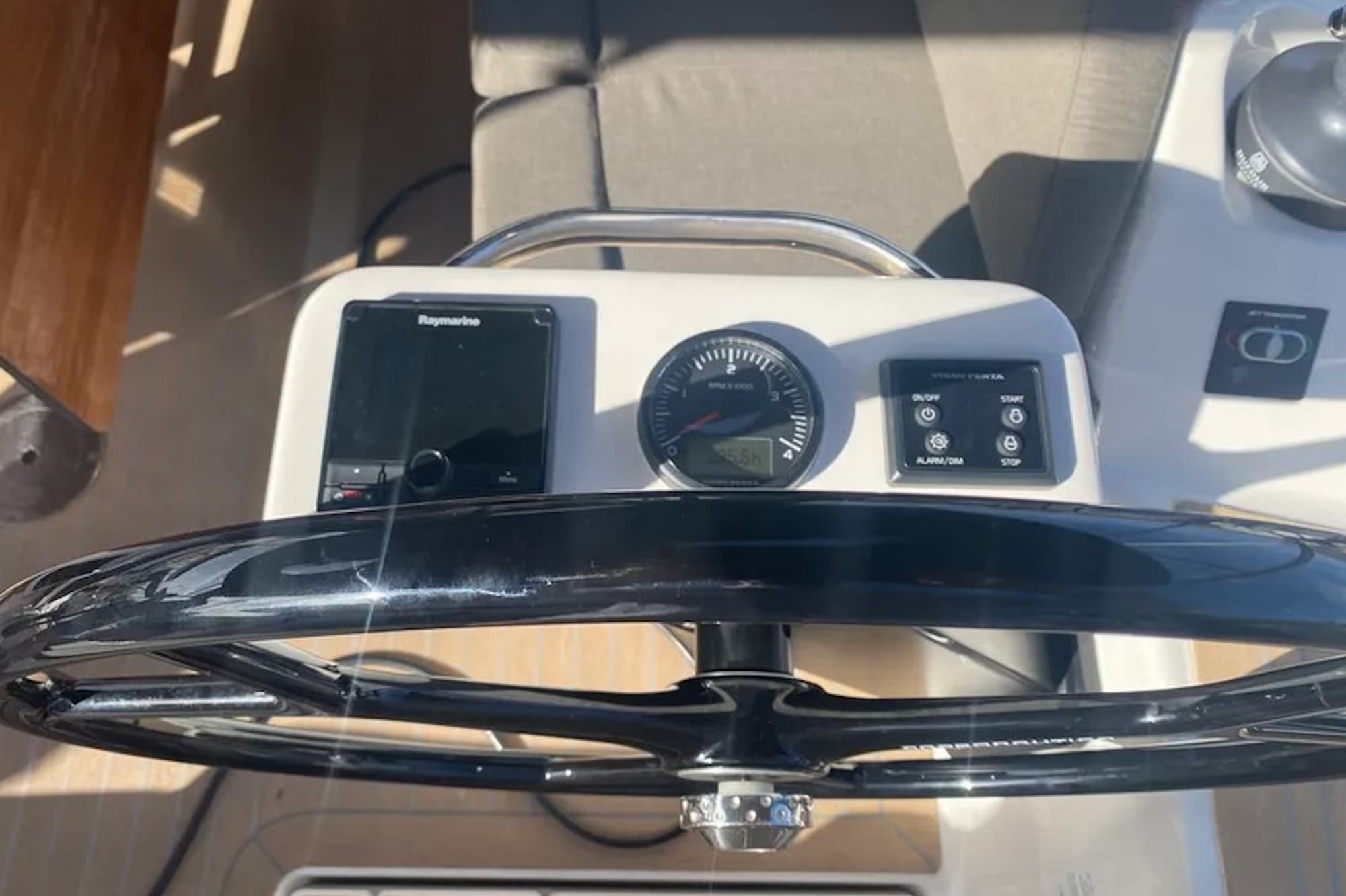 Dufour 390 - photo 16