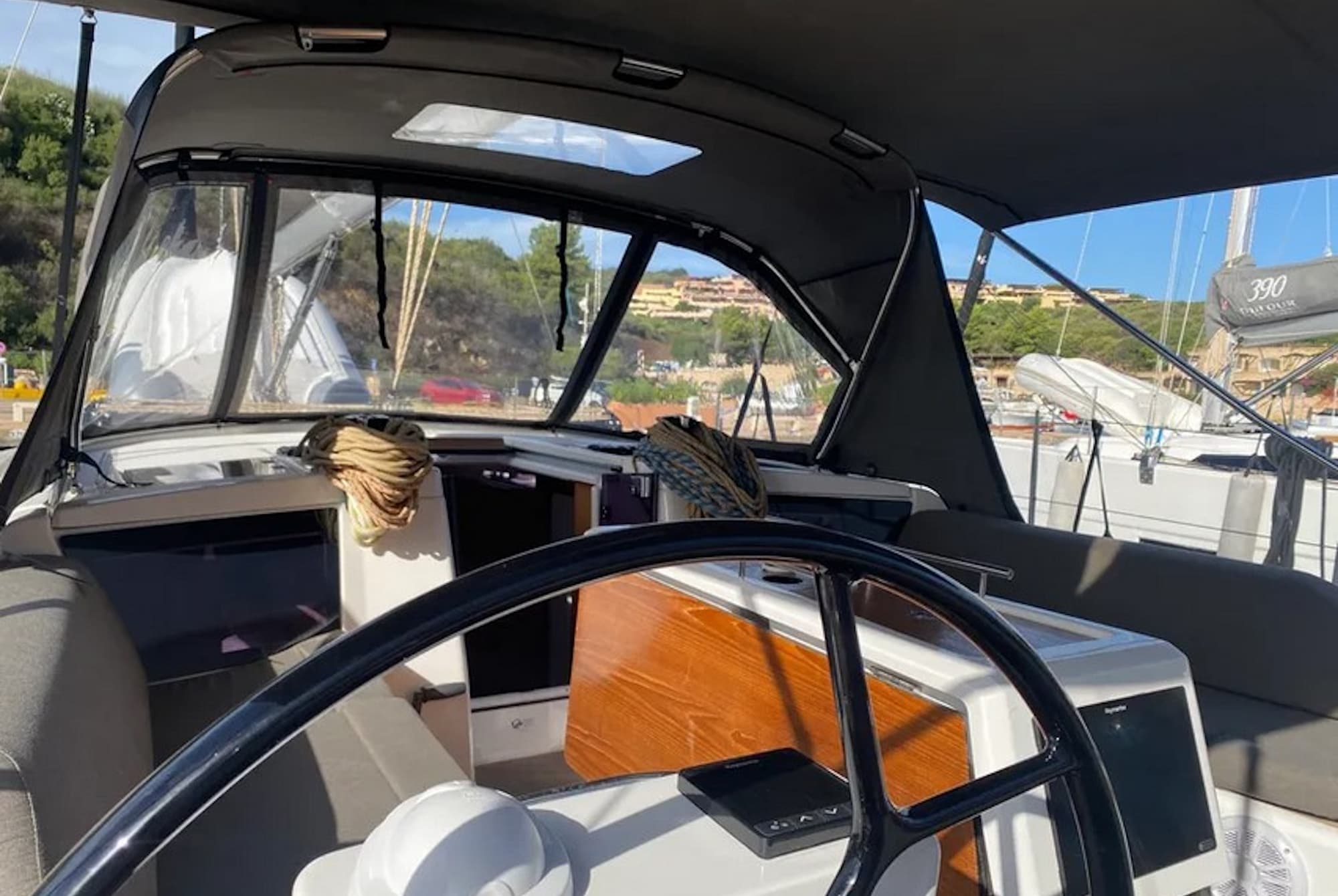 Dufour 390 - photo 24