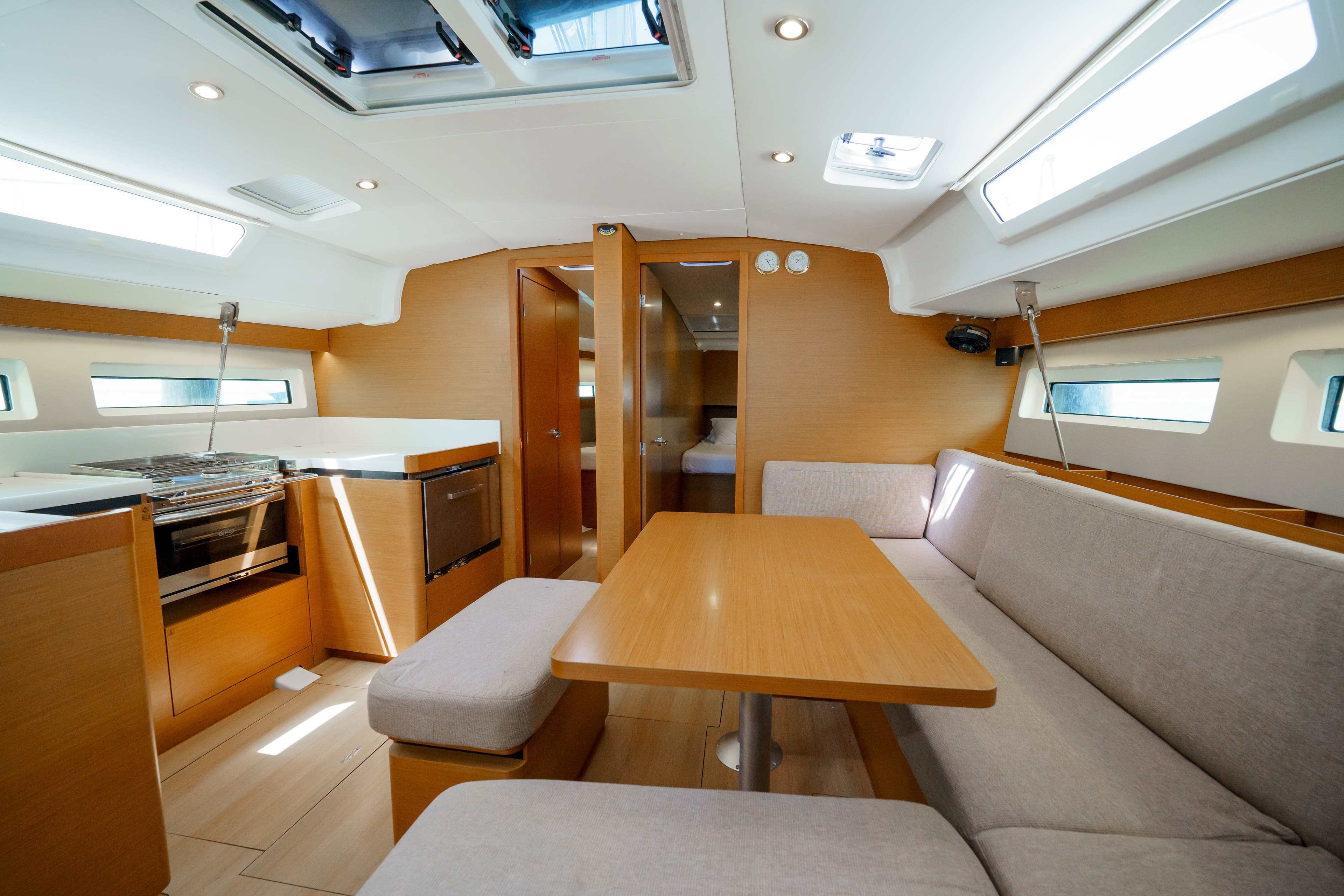 Sun Odyssey 490 - photo 4