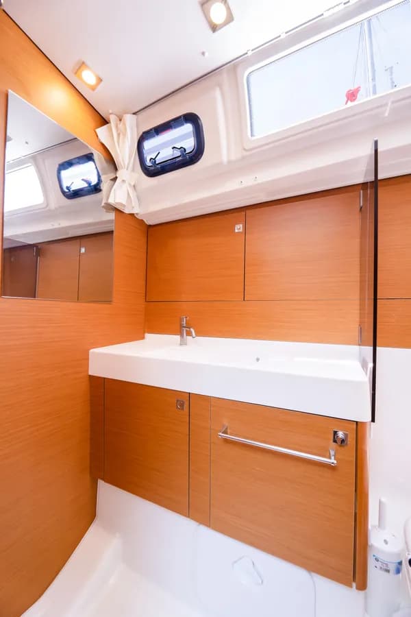 Sun Odyssey 440 - photo 6