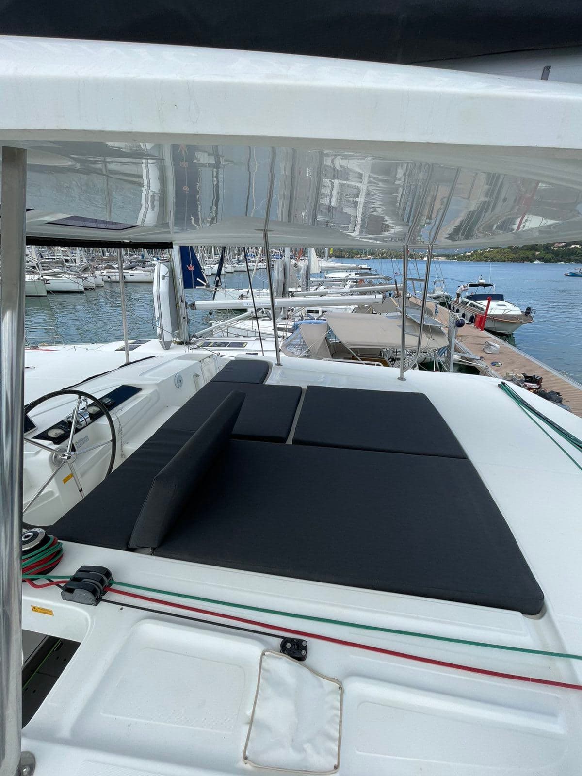 Lagoon 46  - photo 9