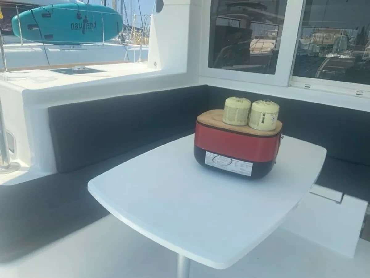 Lagoon 40 - photo 21