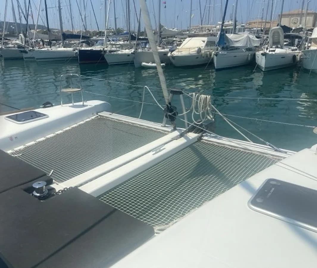 Lagoon 40 - photo 16