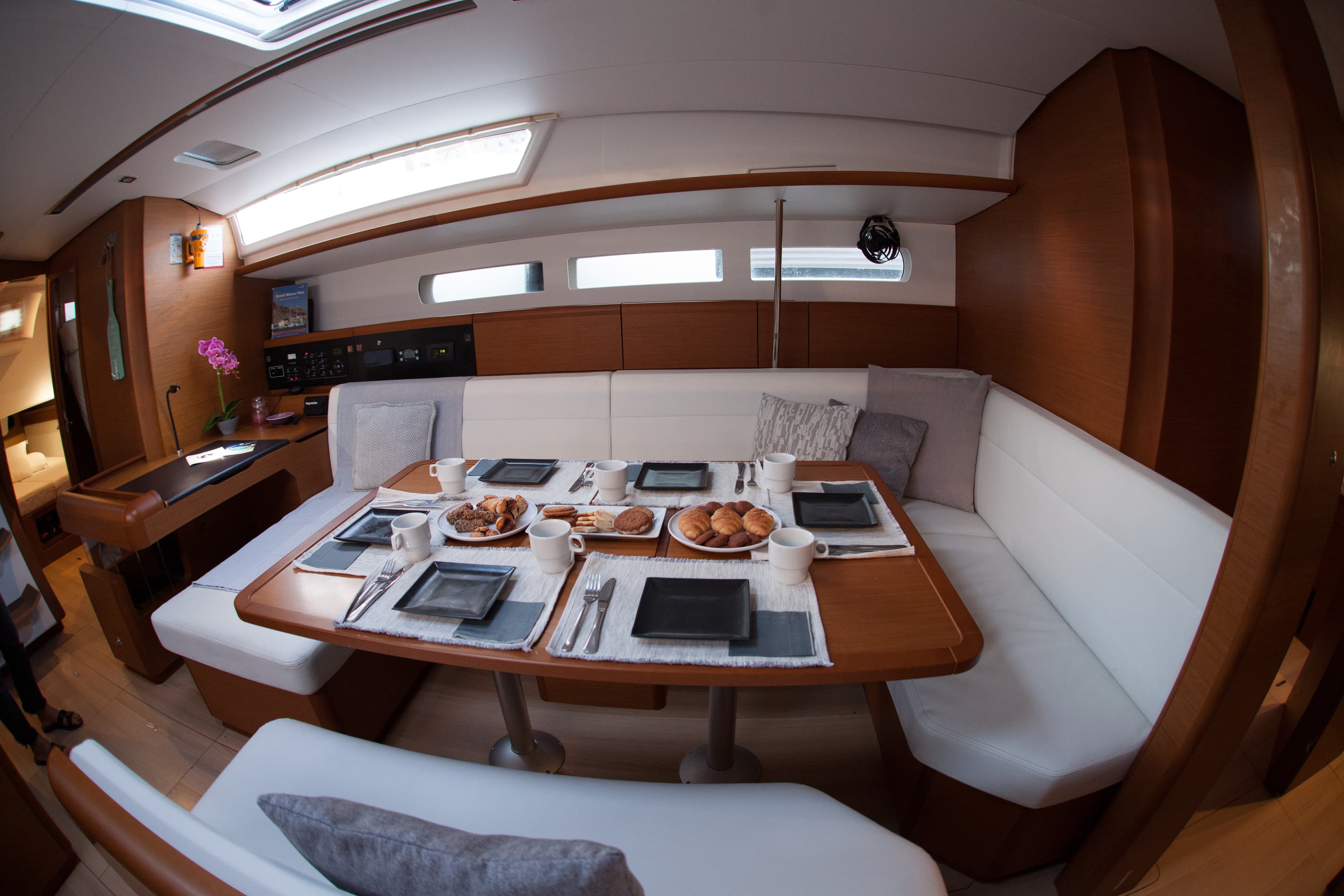 Sun Odyssey 519 - photo 6