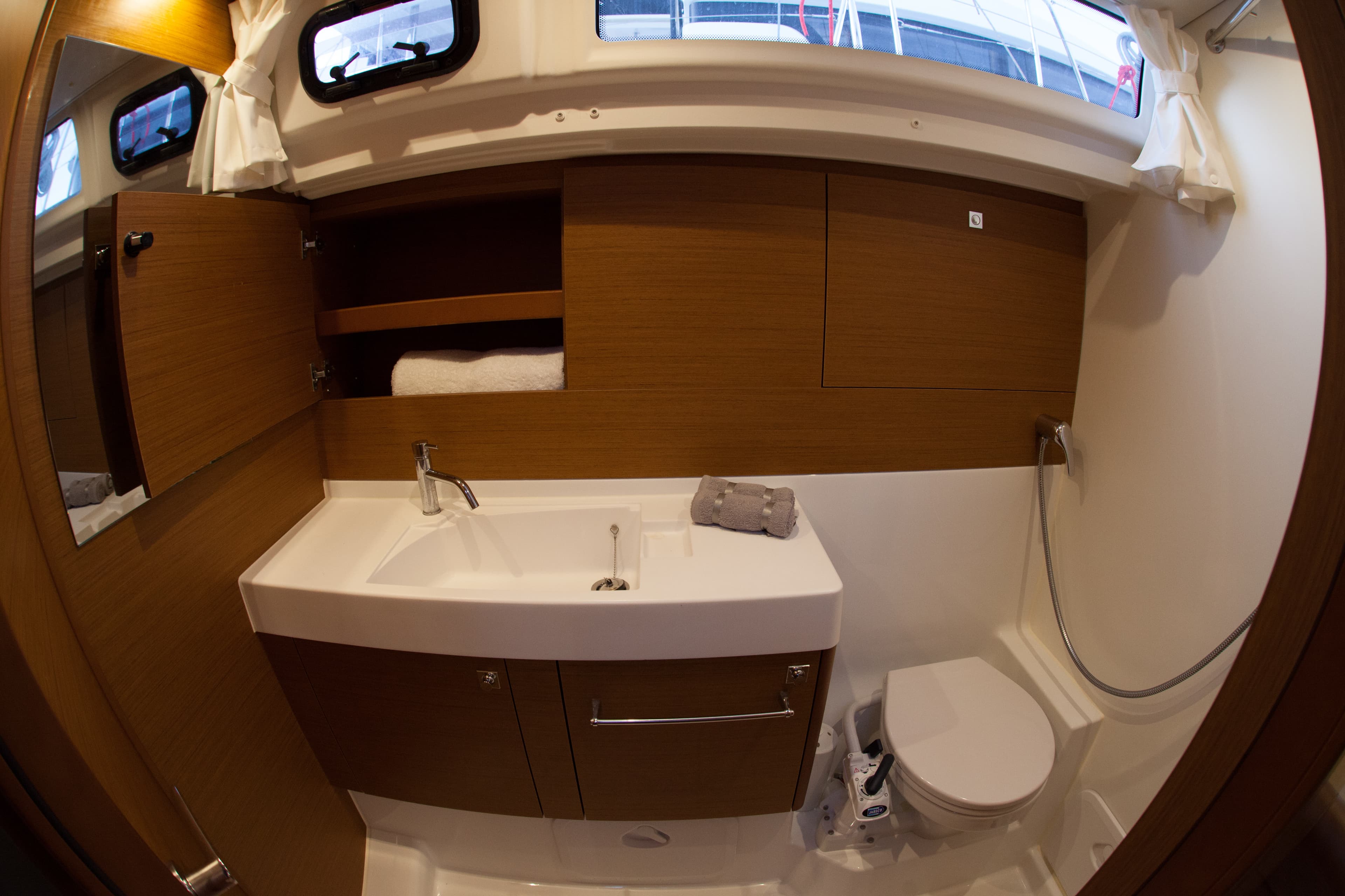 Sun Odyssey 519 - photo 8