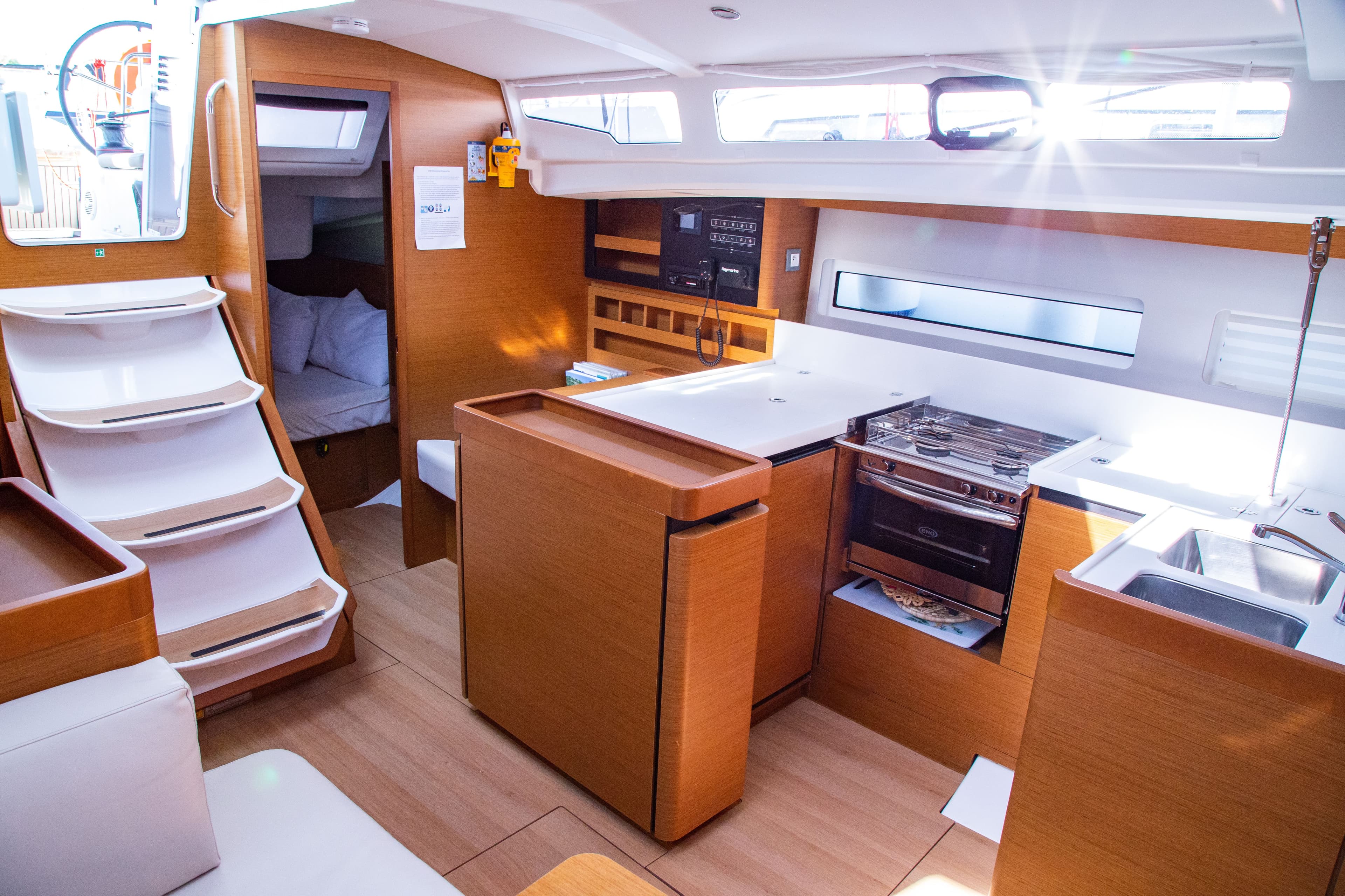 Sun Odyssey 440 - photo 4