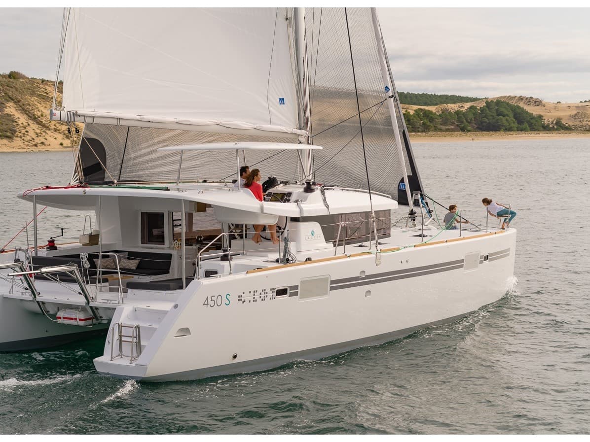 Lagoon 450 Sport - photo