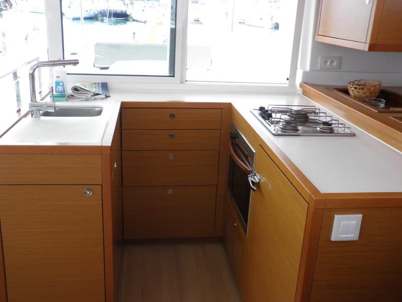 Lagoon 450 - photo 8