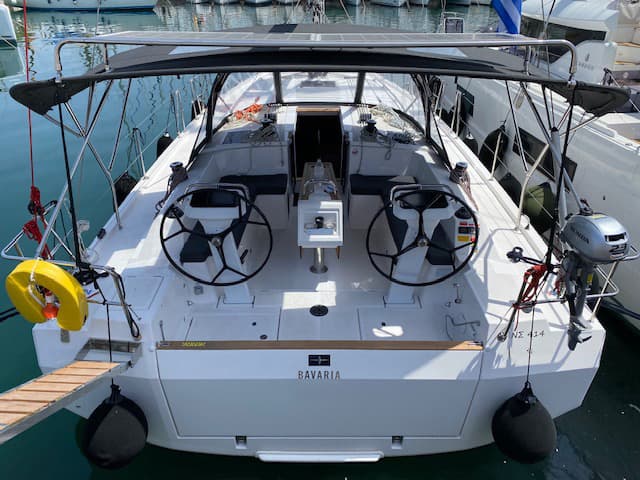 Bavaria C42 - photo