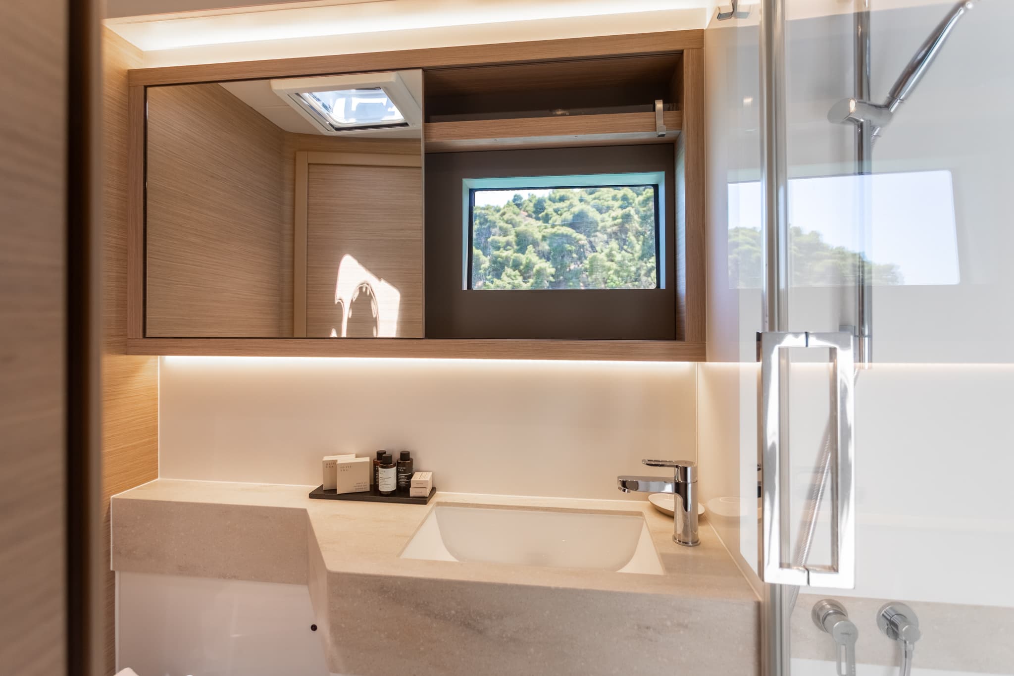 Lagoon 51 - photo 22