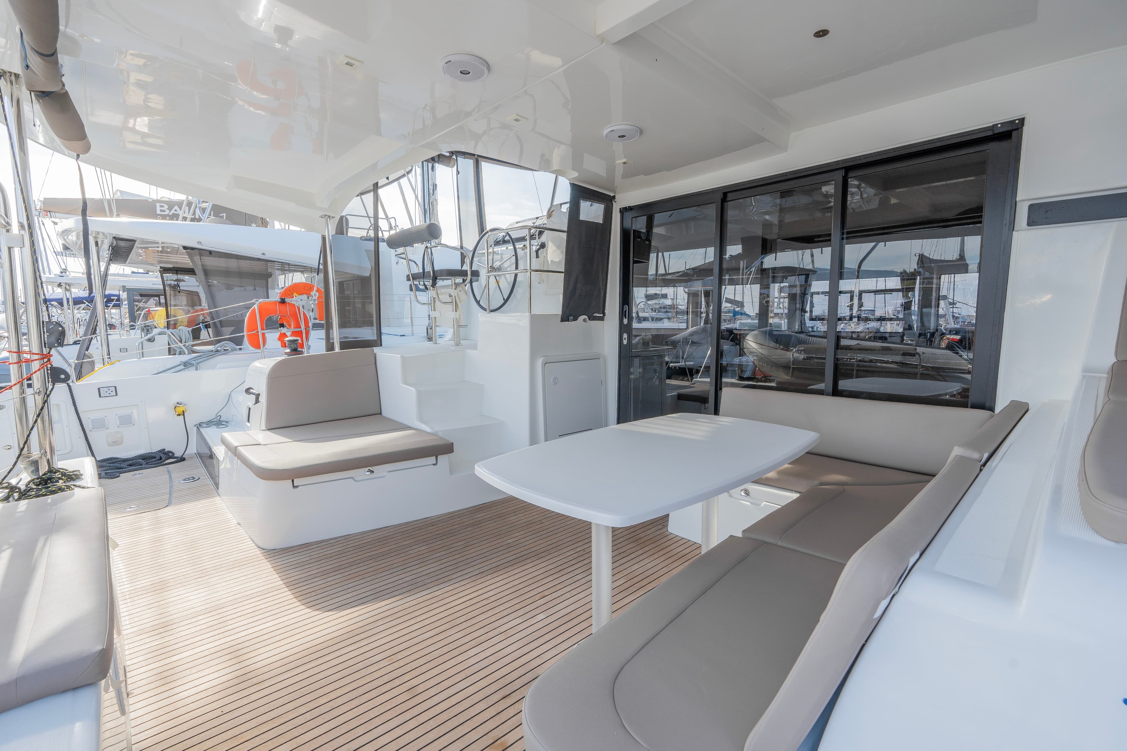 Lagoon 42 - photo 11