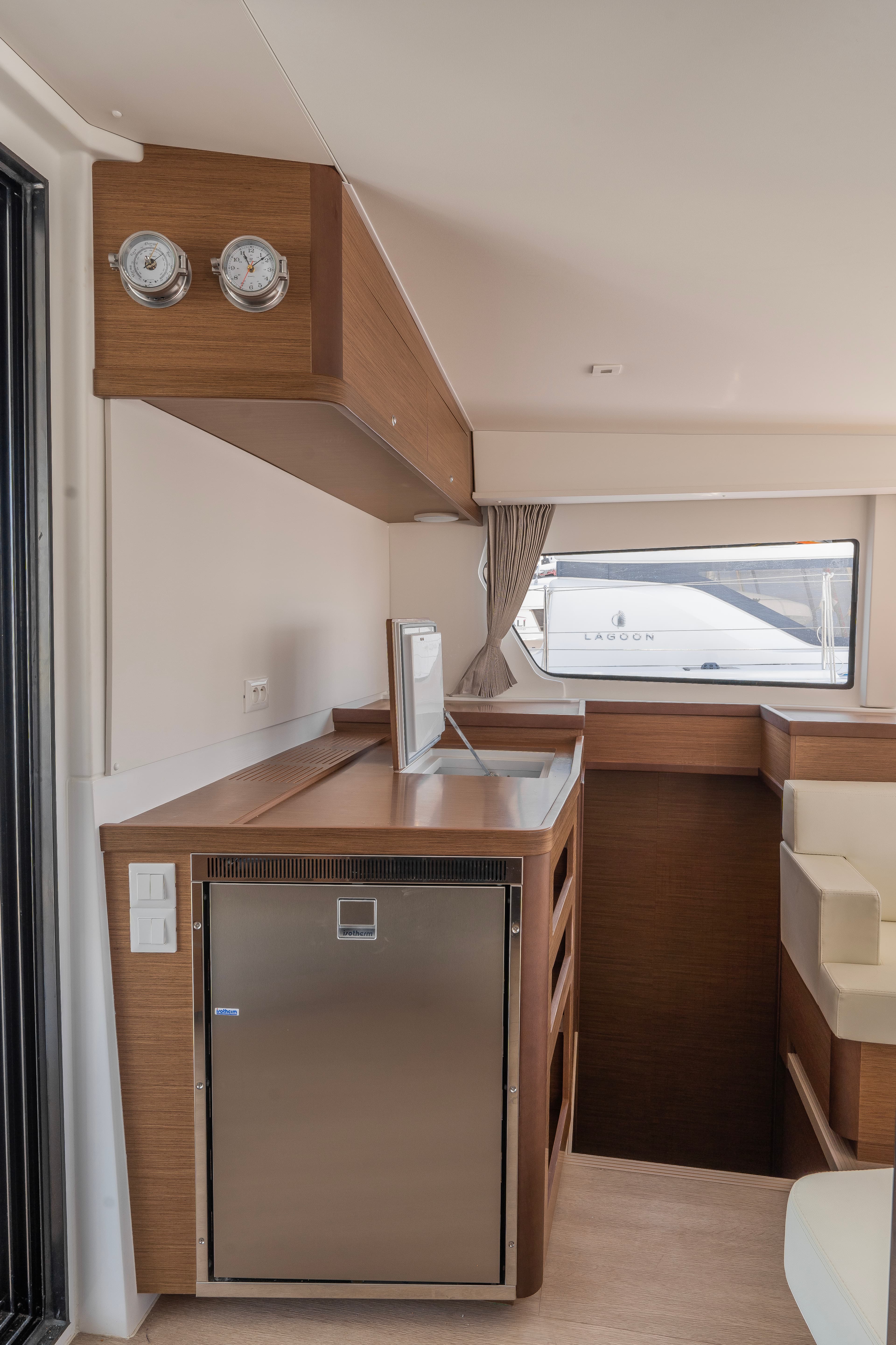 Lagoon 42 - photo 10