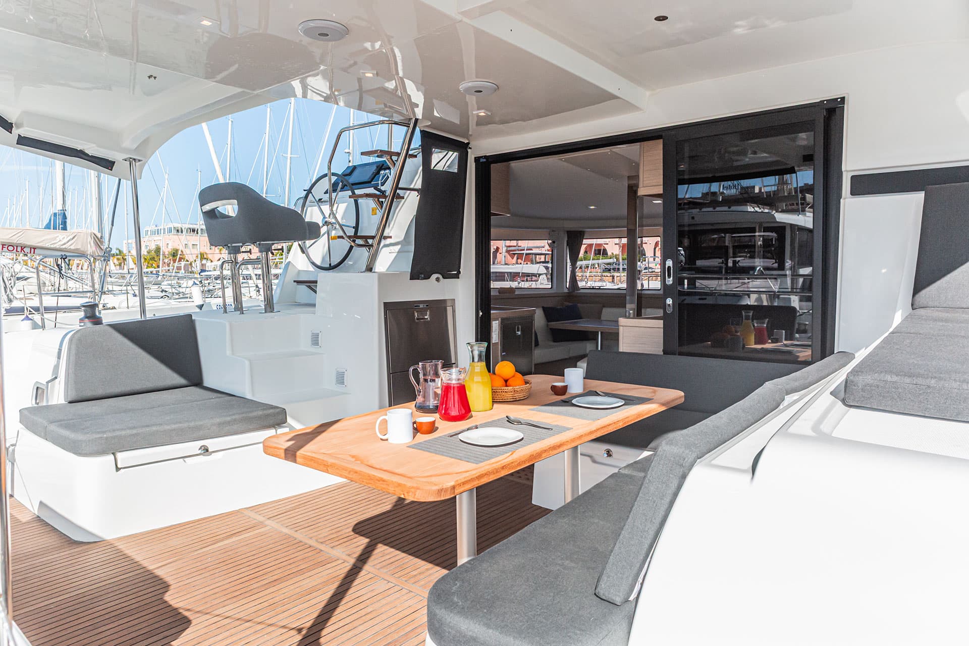 Lagoon 42 - photo 11