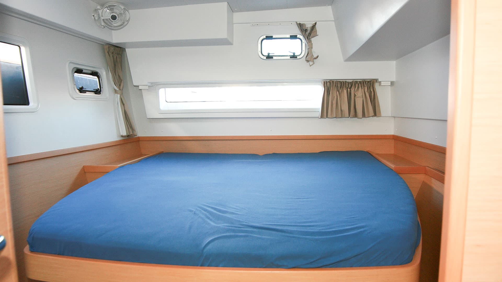 Lagoon 42 - photo 12