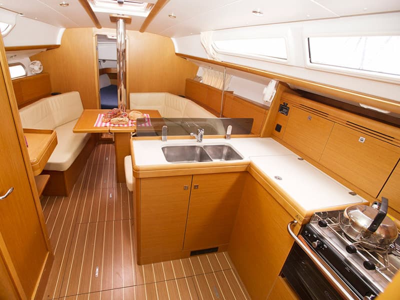 Sun Odyssey 36i - photo 5