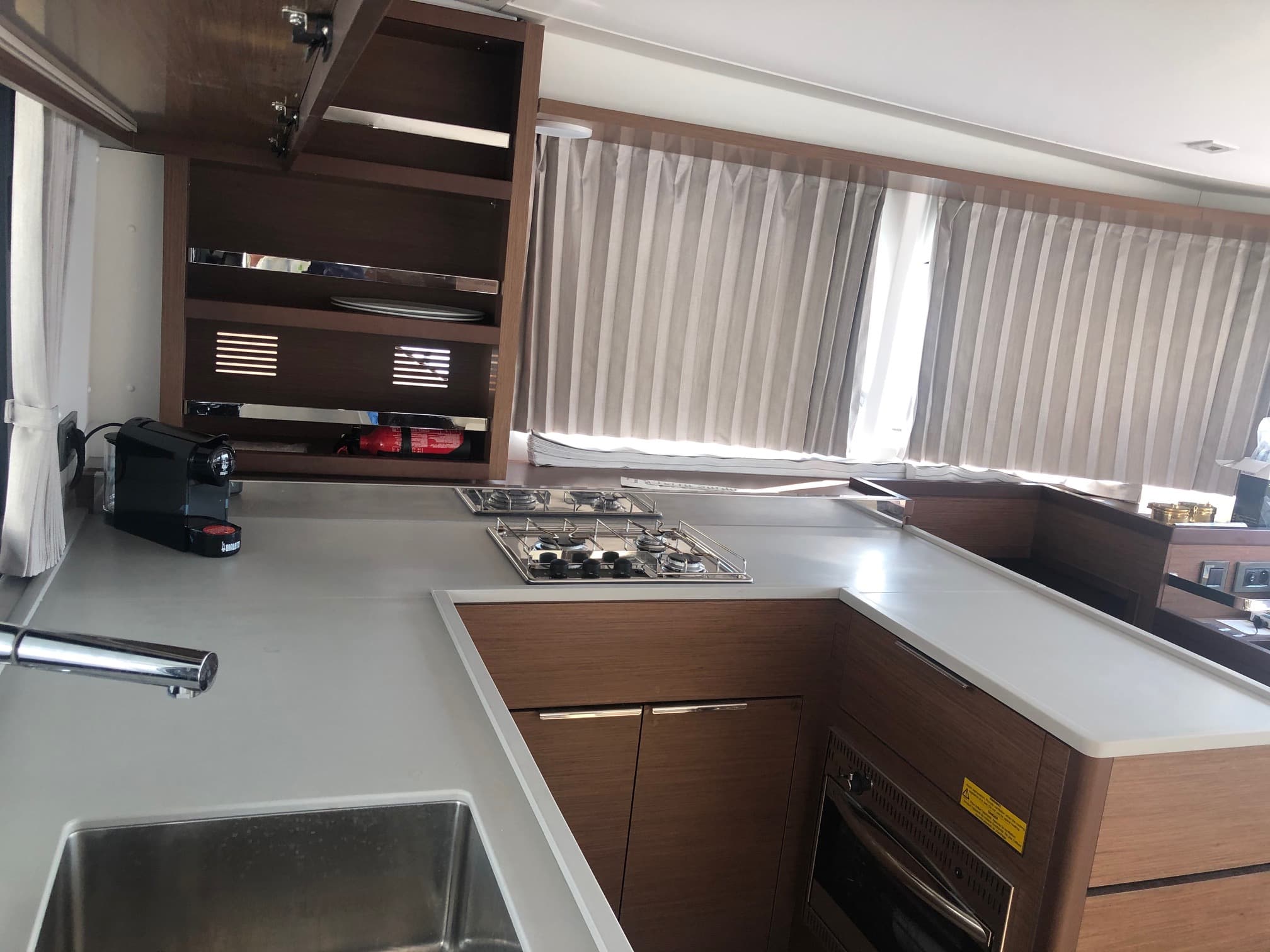 Lagoon 46  - photo 13