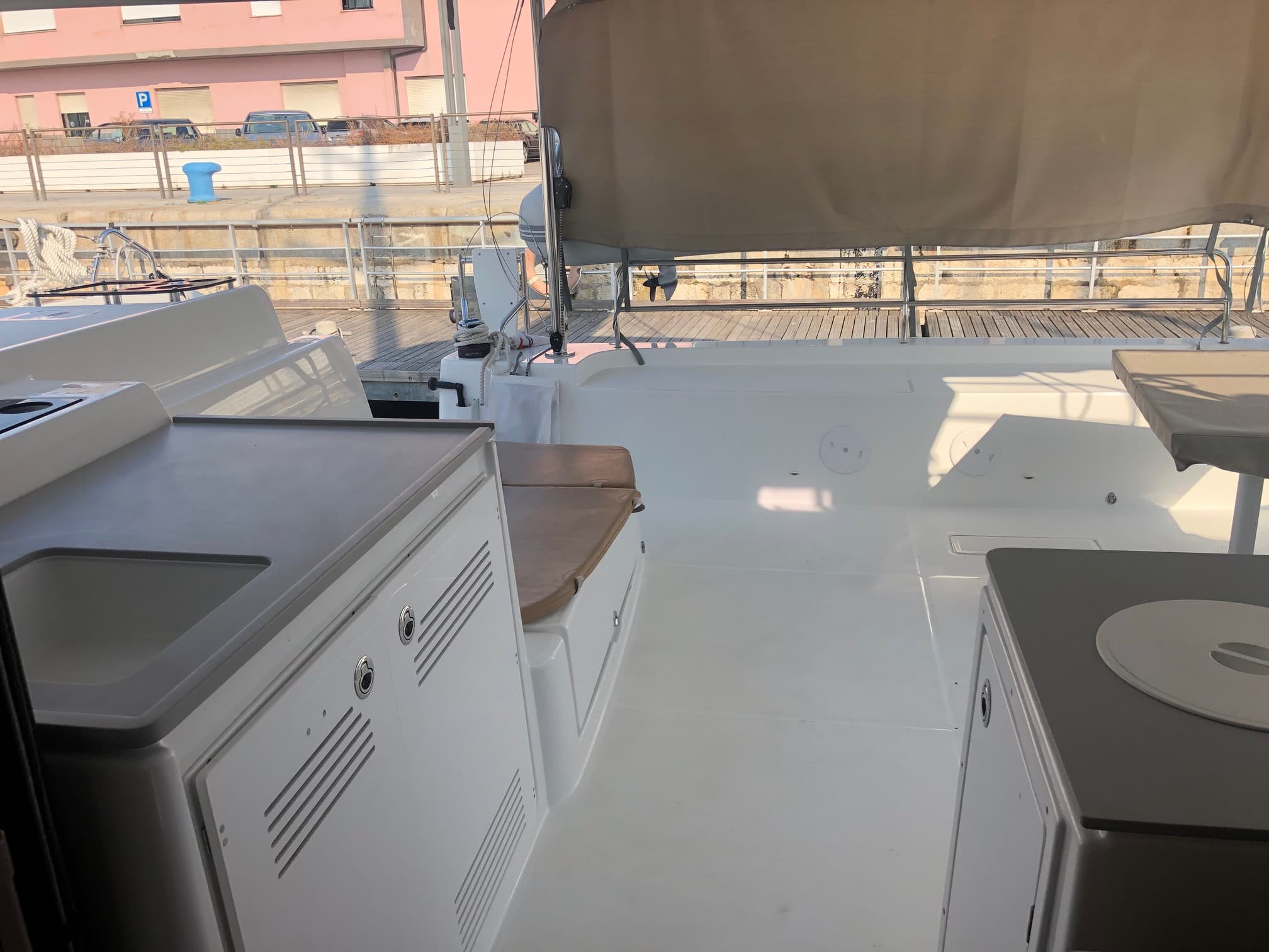 Lagoon 46  - photo 17