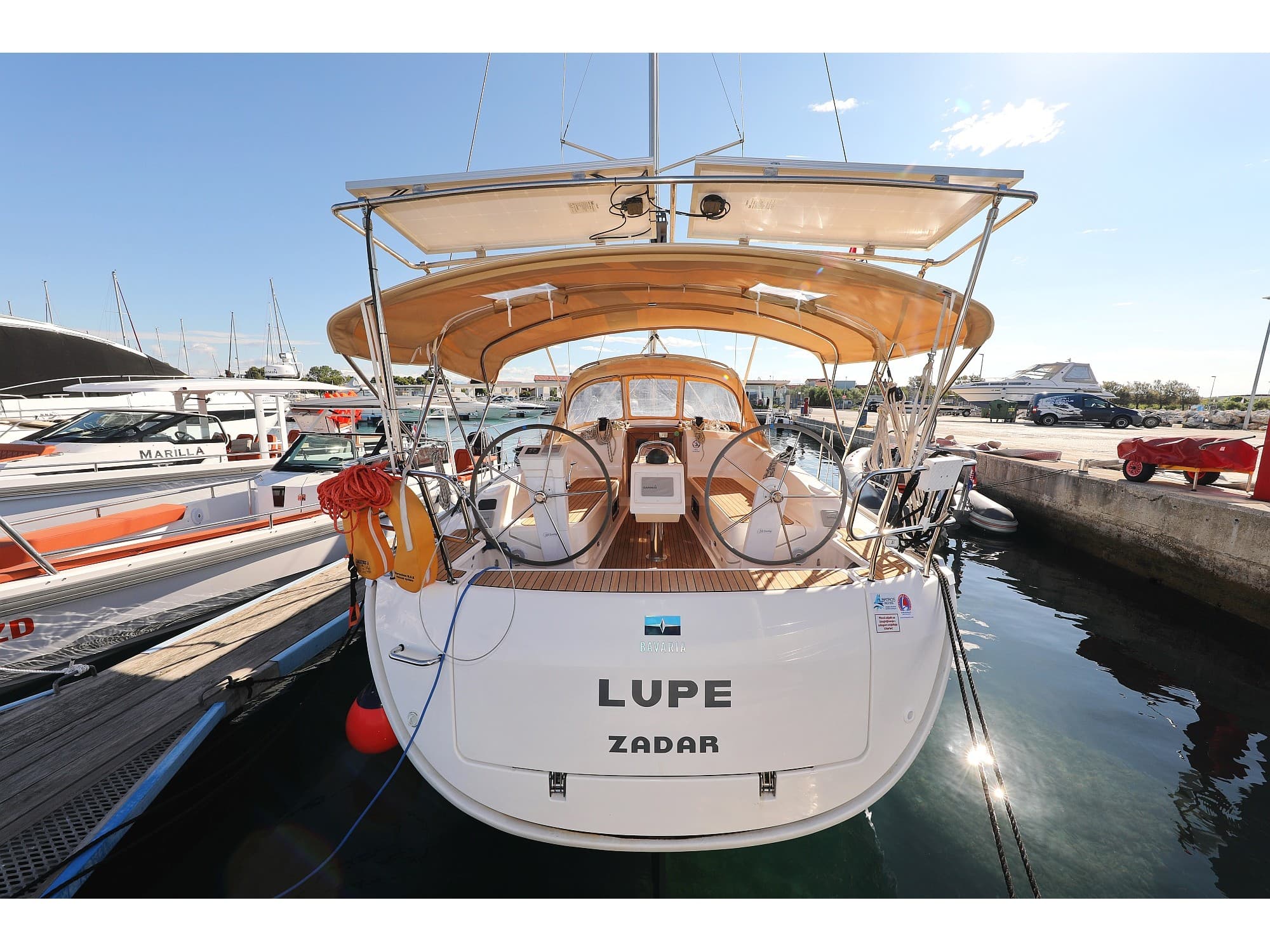 Bavaria Cruiser 37 - photo