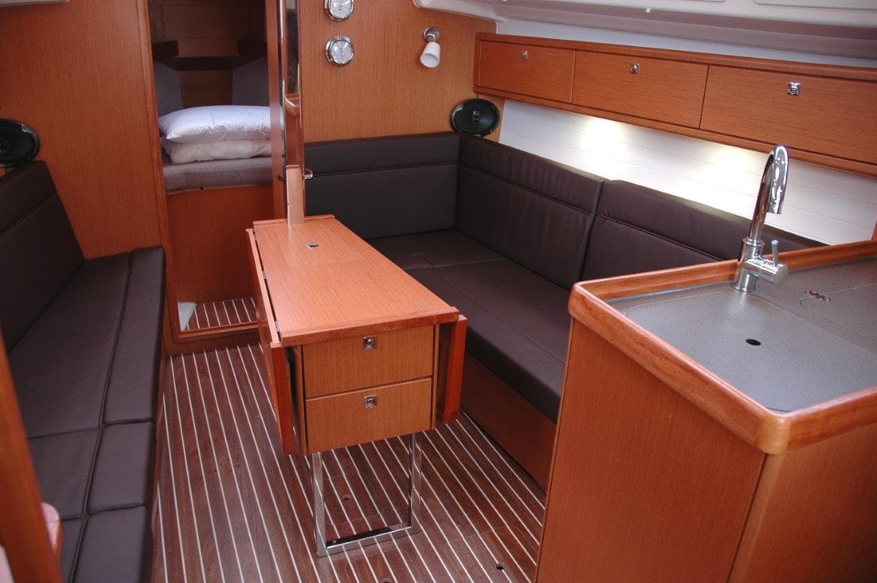 Bavaria Cruiser 33 - photo 11