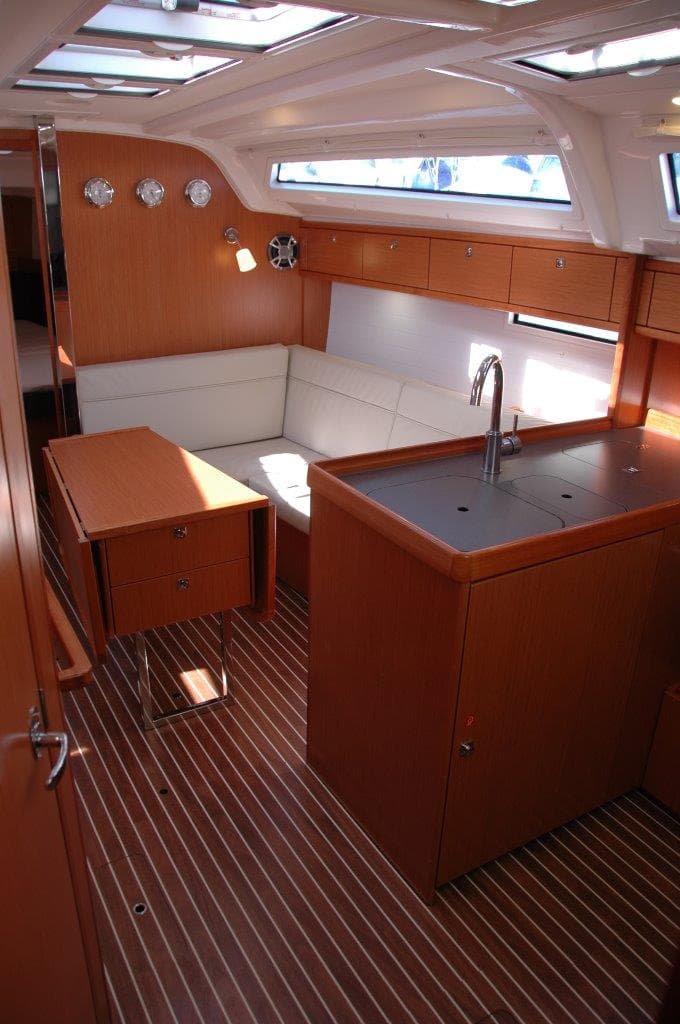 Bavaria Cruiser 37 - photo 11