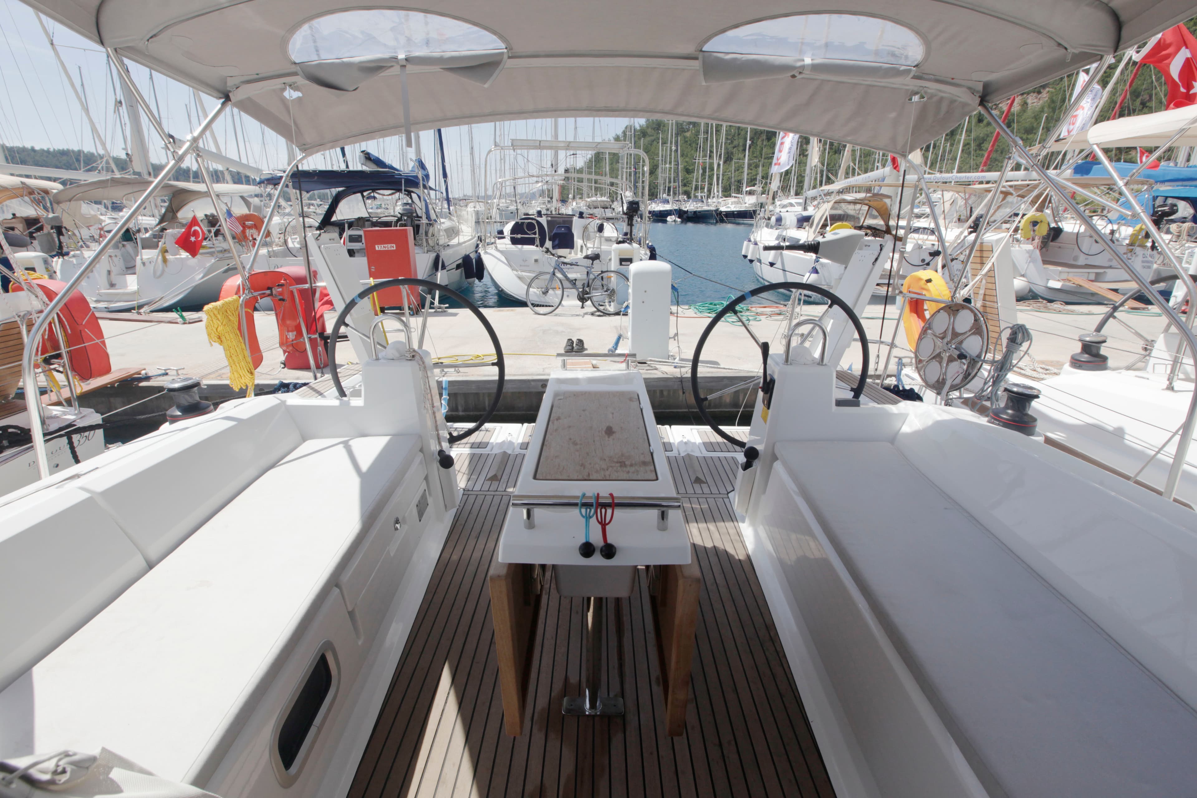 Oceanis 38.1 - photo 6